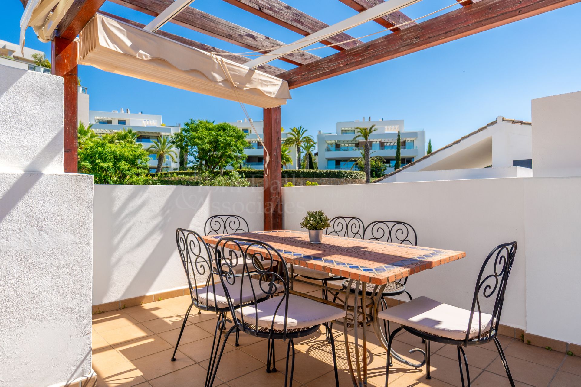 Penthouse in Las Encinas, Benahavis
