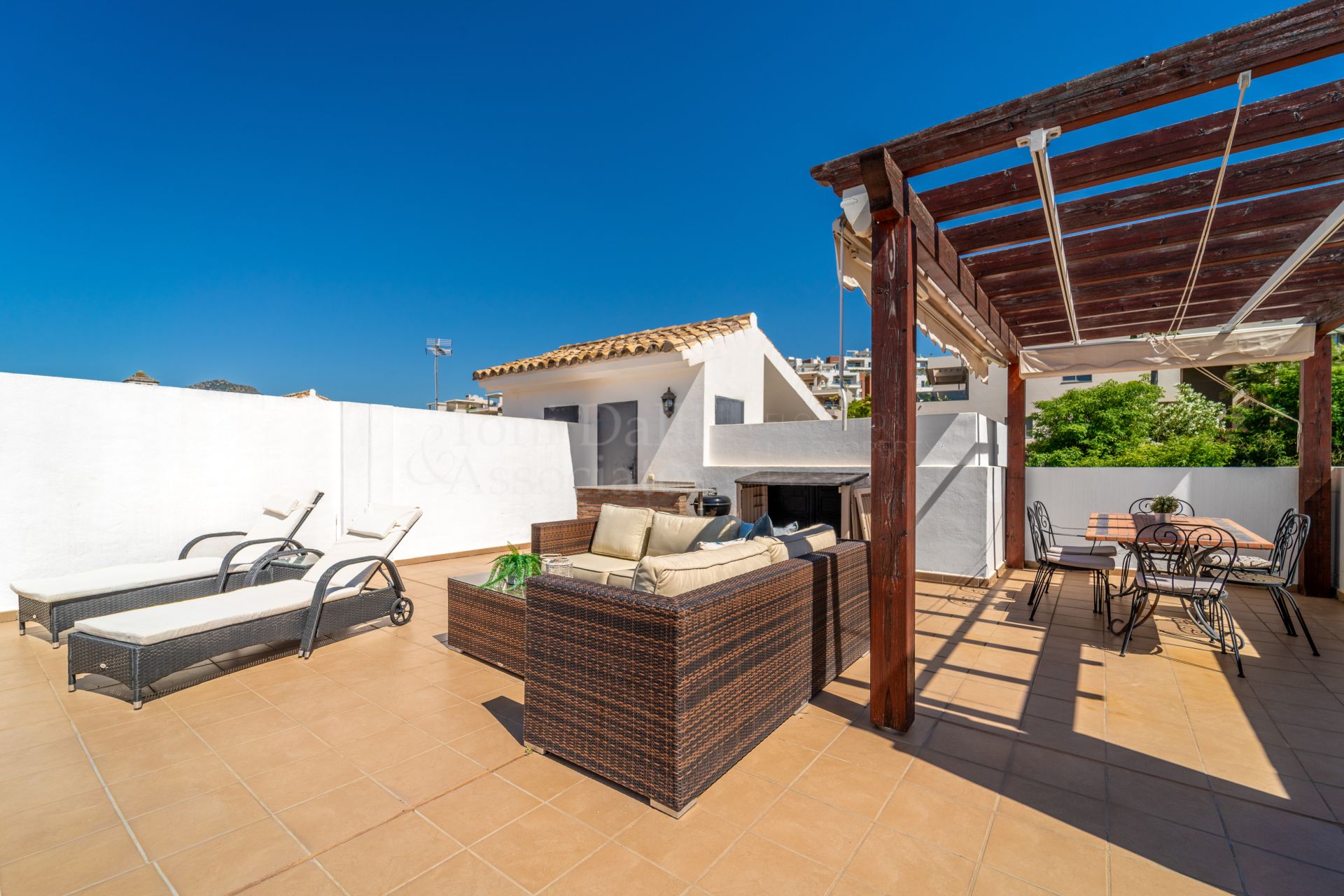 Penthouse in Las Encinas, Benahavis