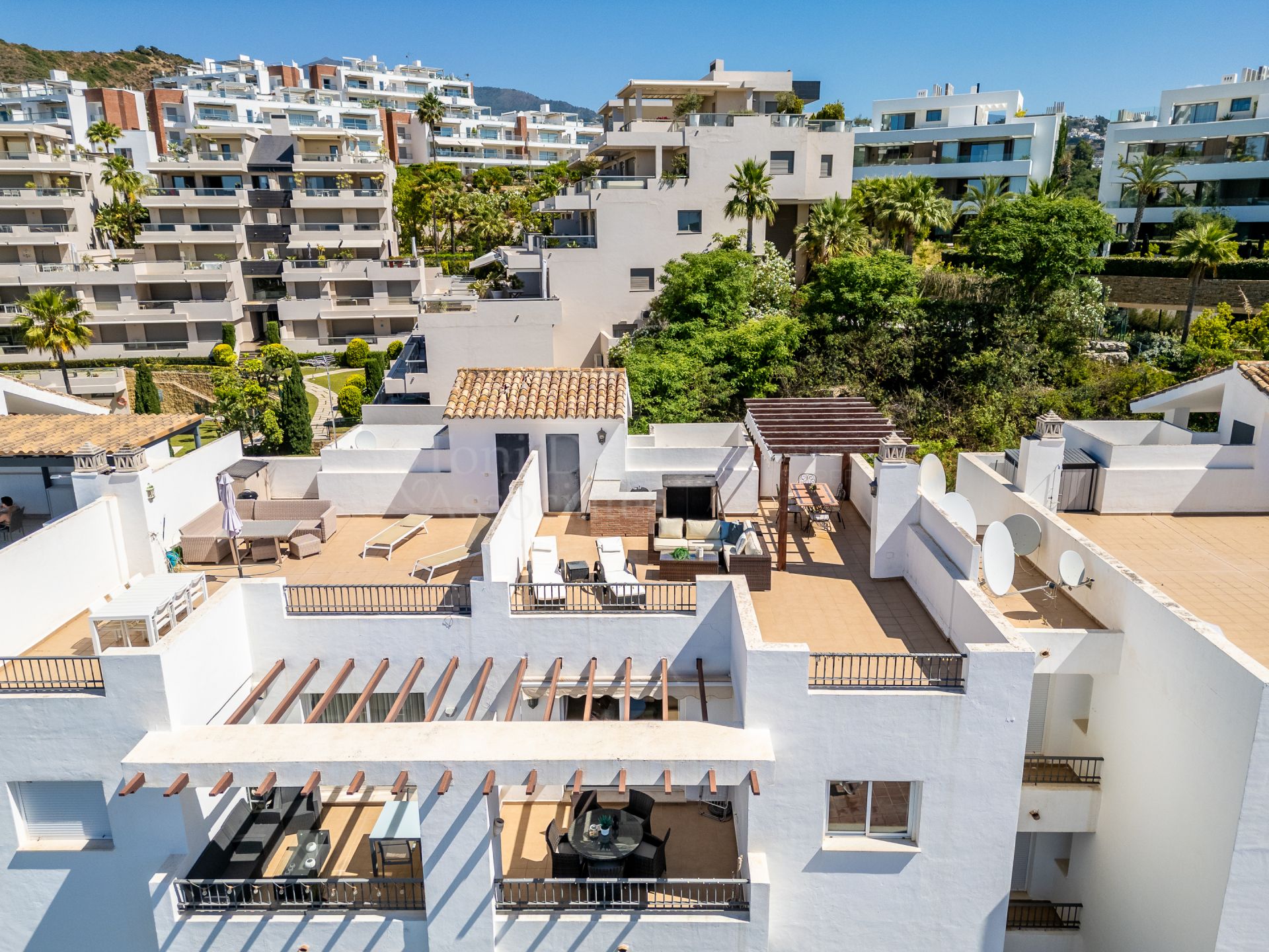 Penthouse in Las Encinas, Benahavis