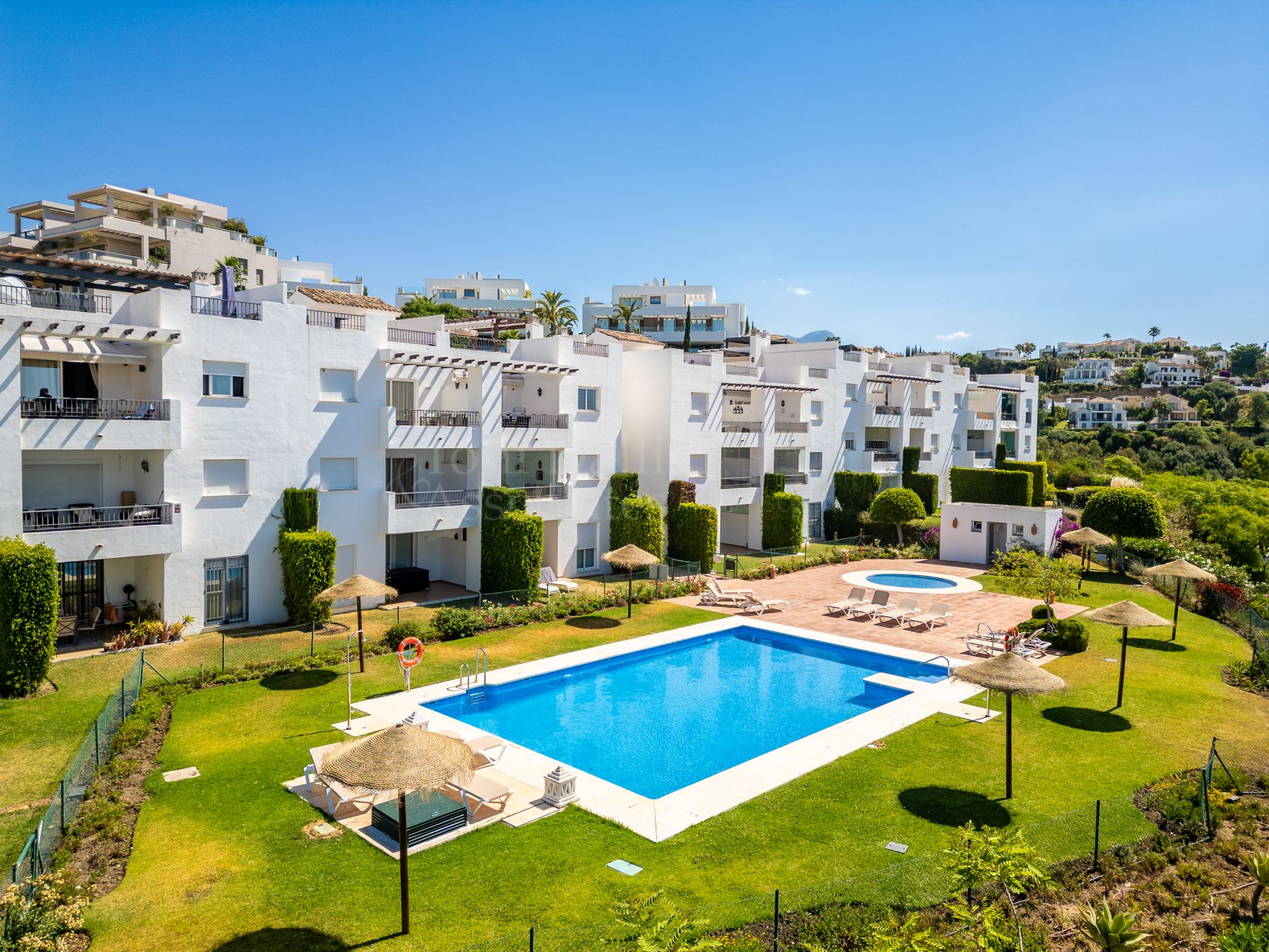 Penthouse in Las Encinas, Benahavis