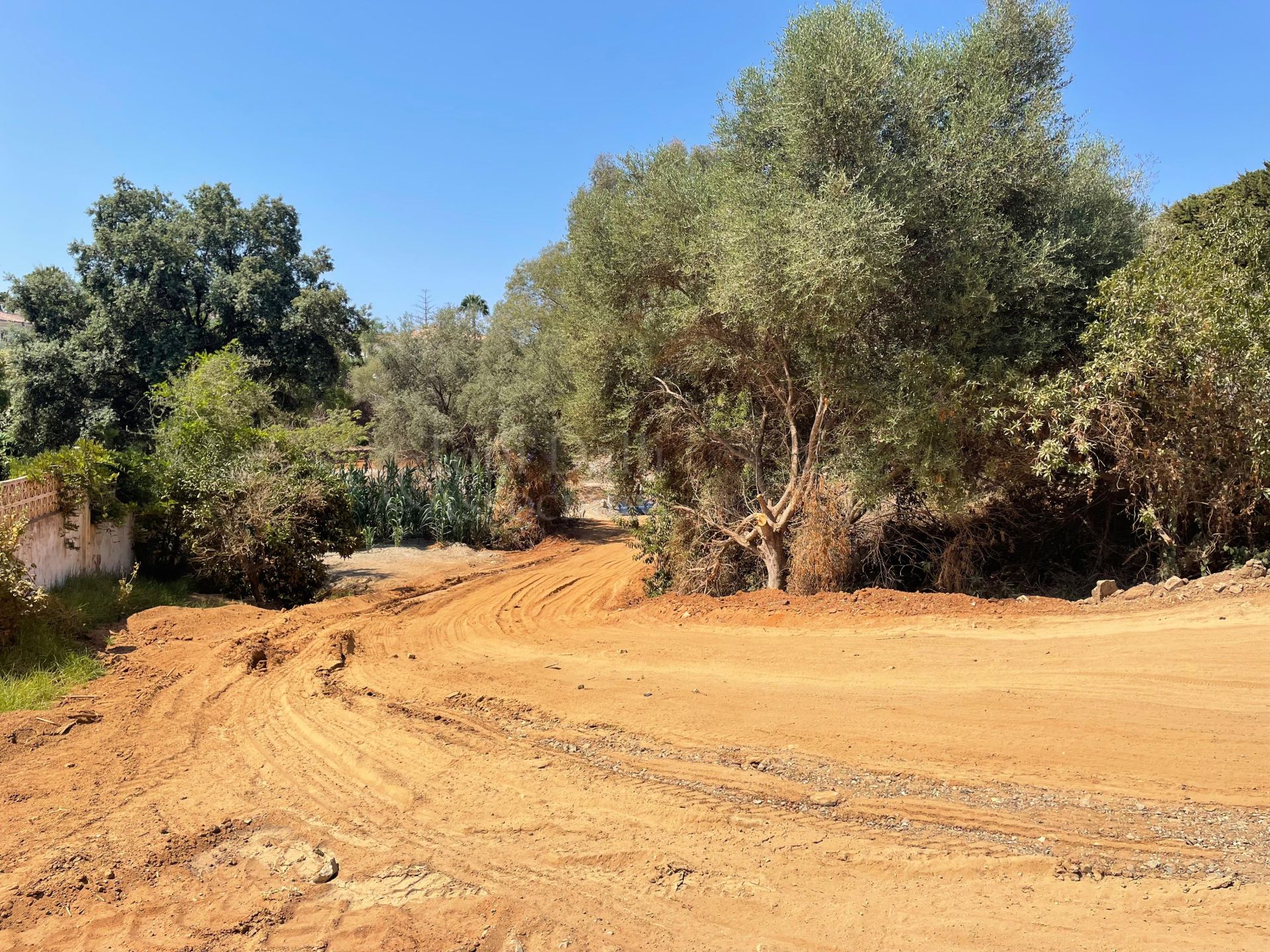 Plot in El Rosario, Marbella