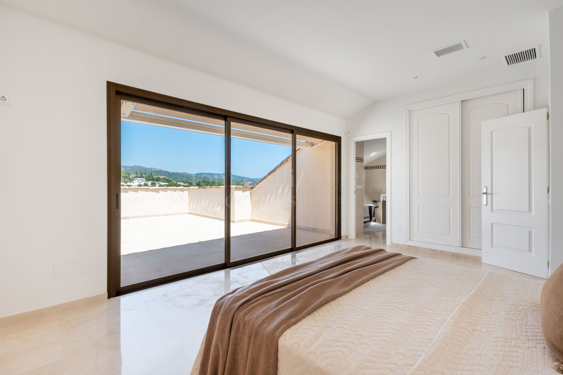 Duplex Penthouse in Vista Golf, Marbella
