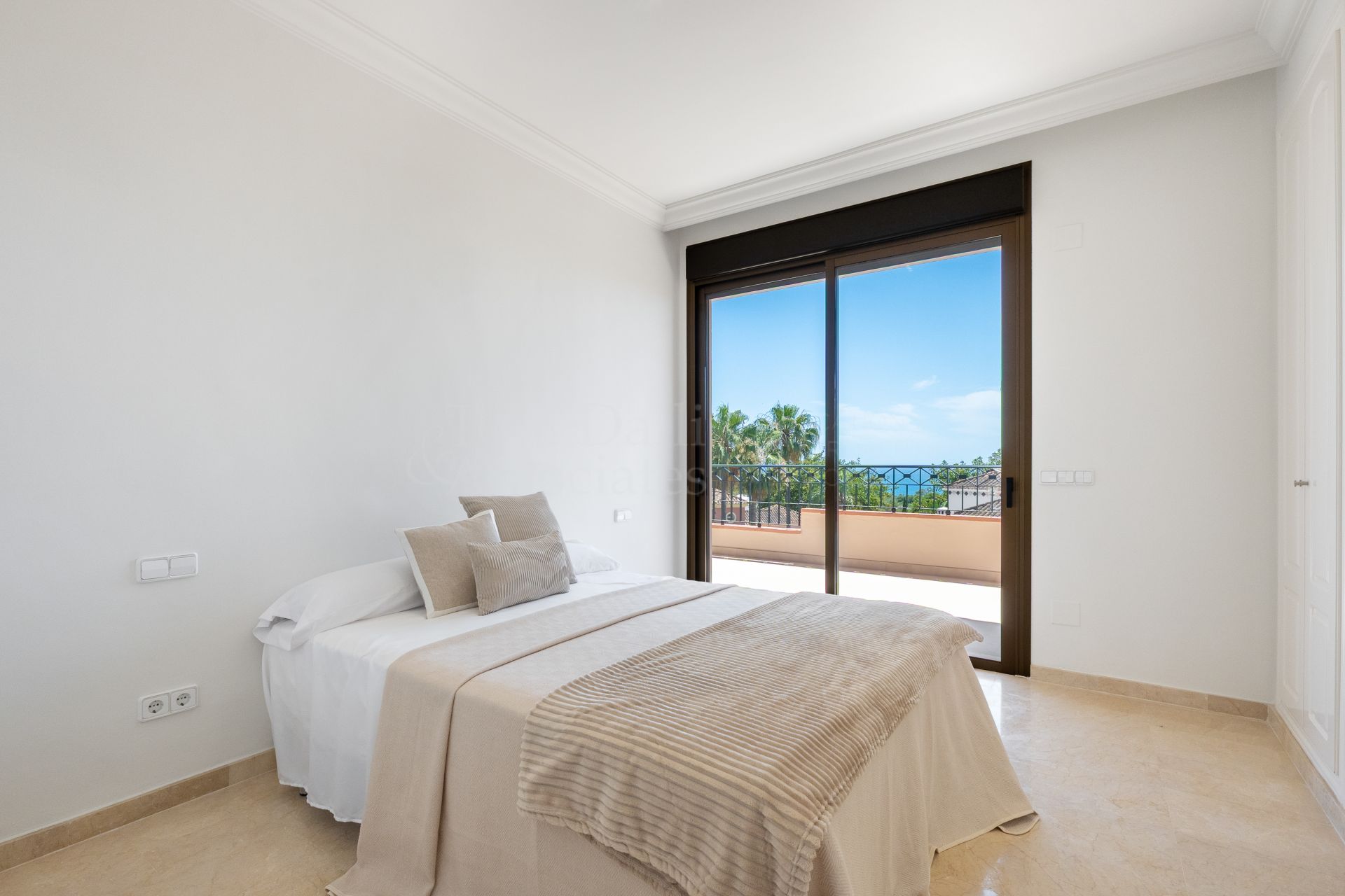 Duplex Penthouse in Vista Golf, Marbella
