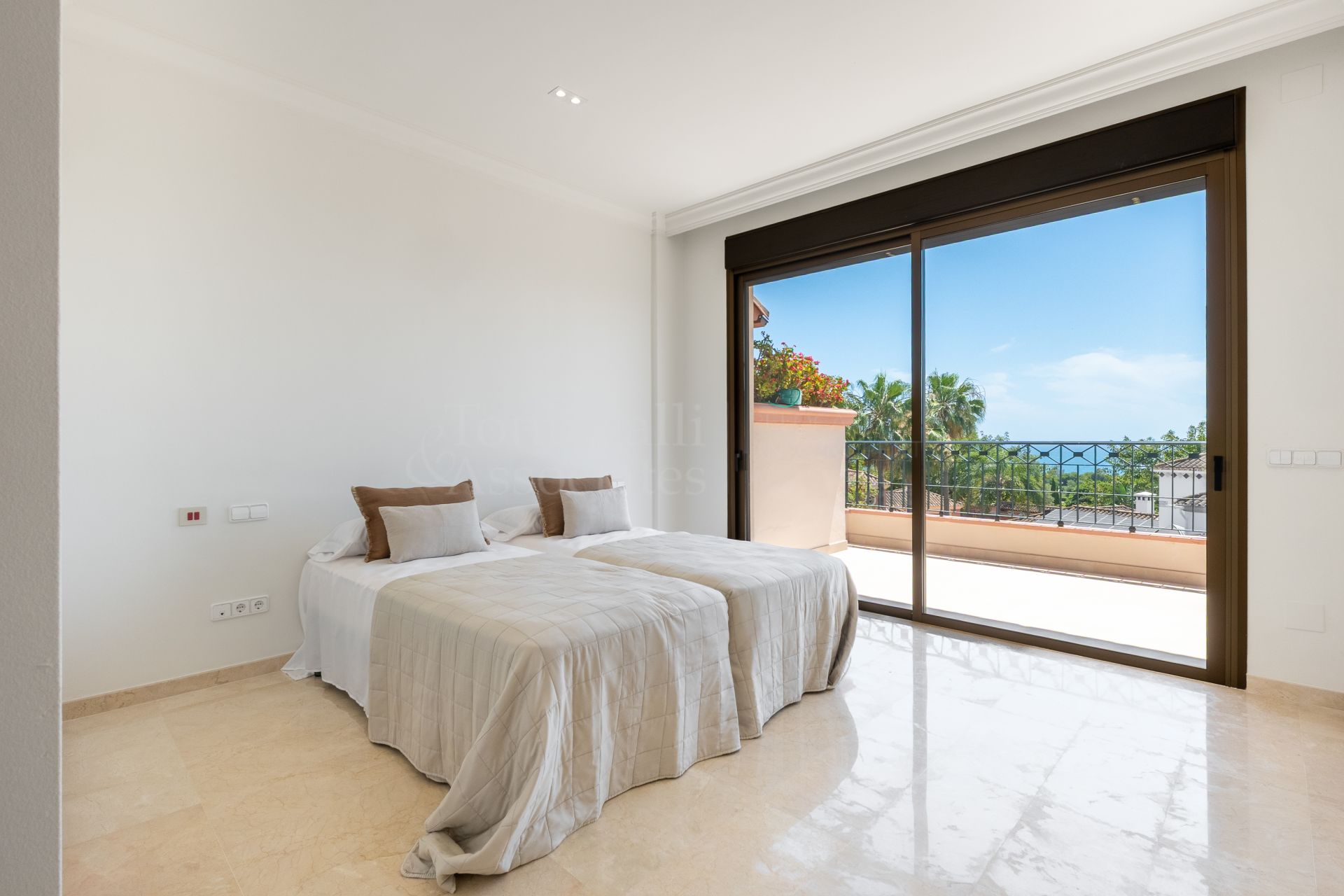 Duplex Penthouse in Vista Golf, Marbella