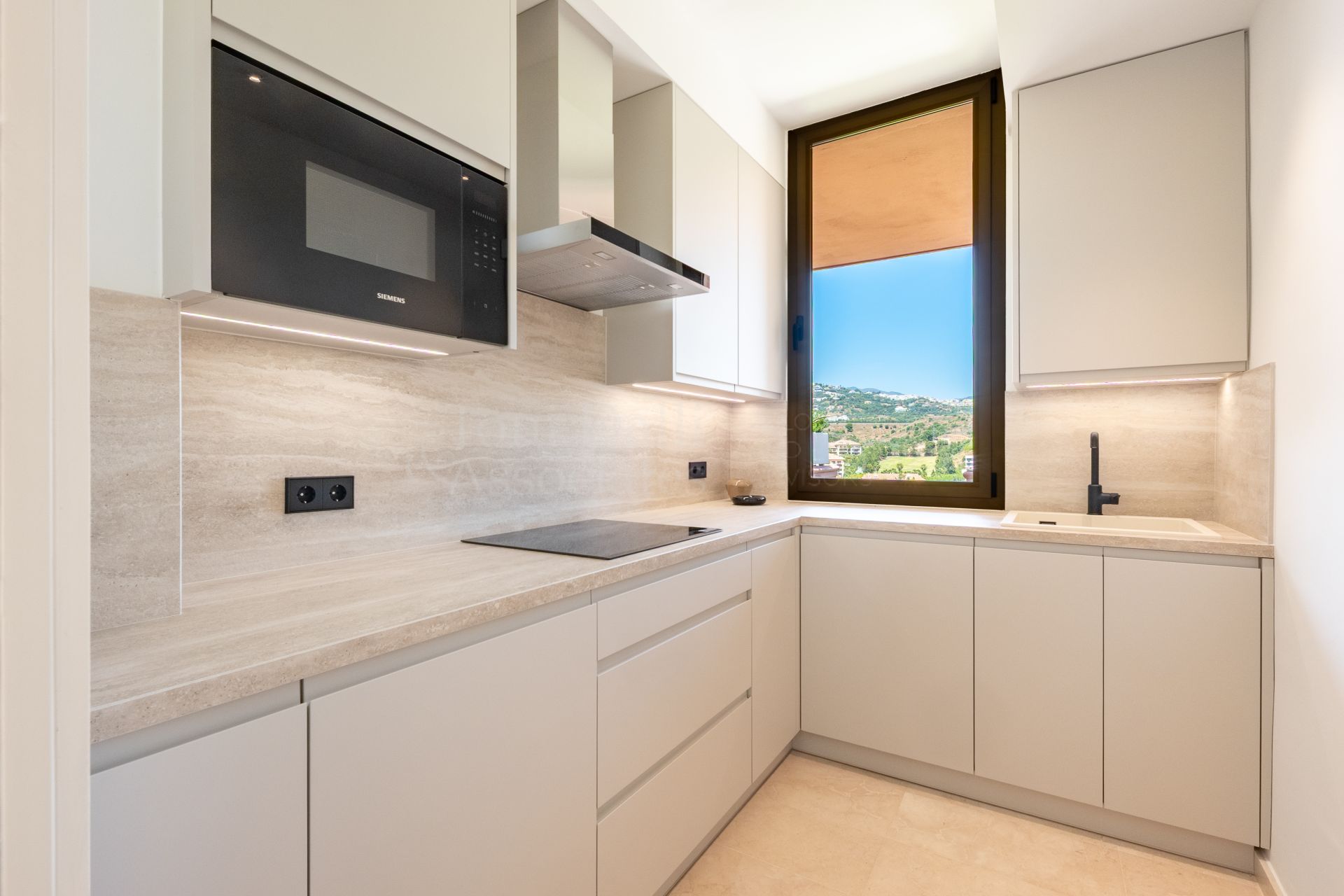 Duplex Penthouse in Vista Golf, Marbella