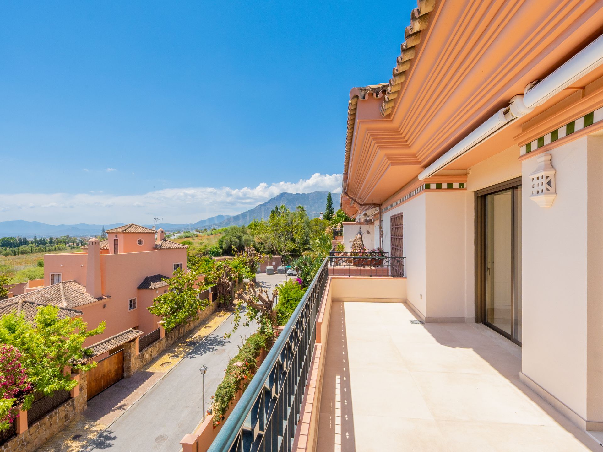 Duplex Penthouse in Vista Golf, Marbella