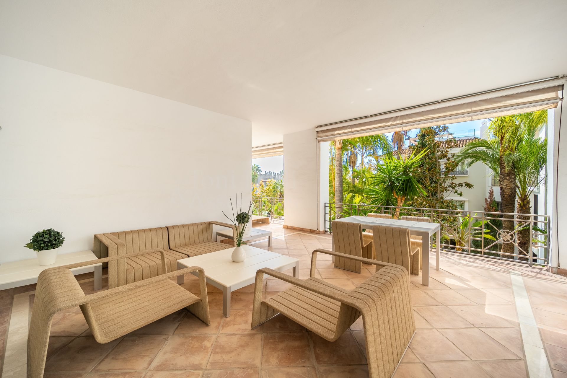 Apartment in Terrazas de Puente Romano, Marbella