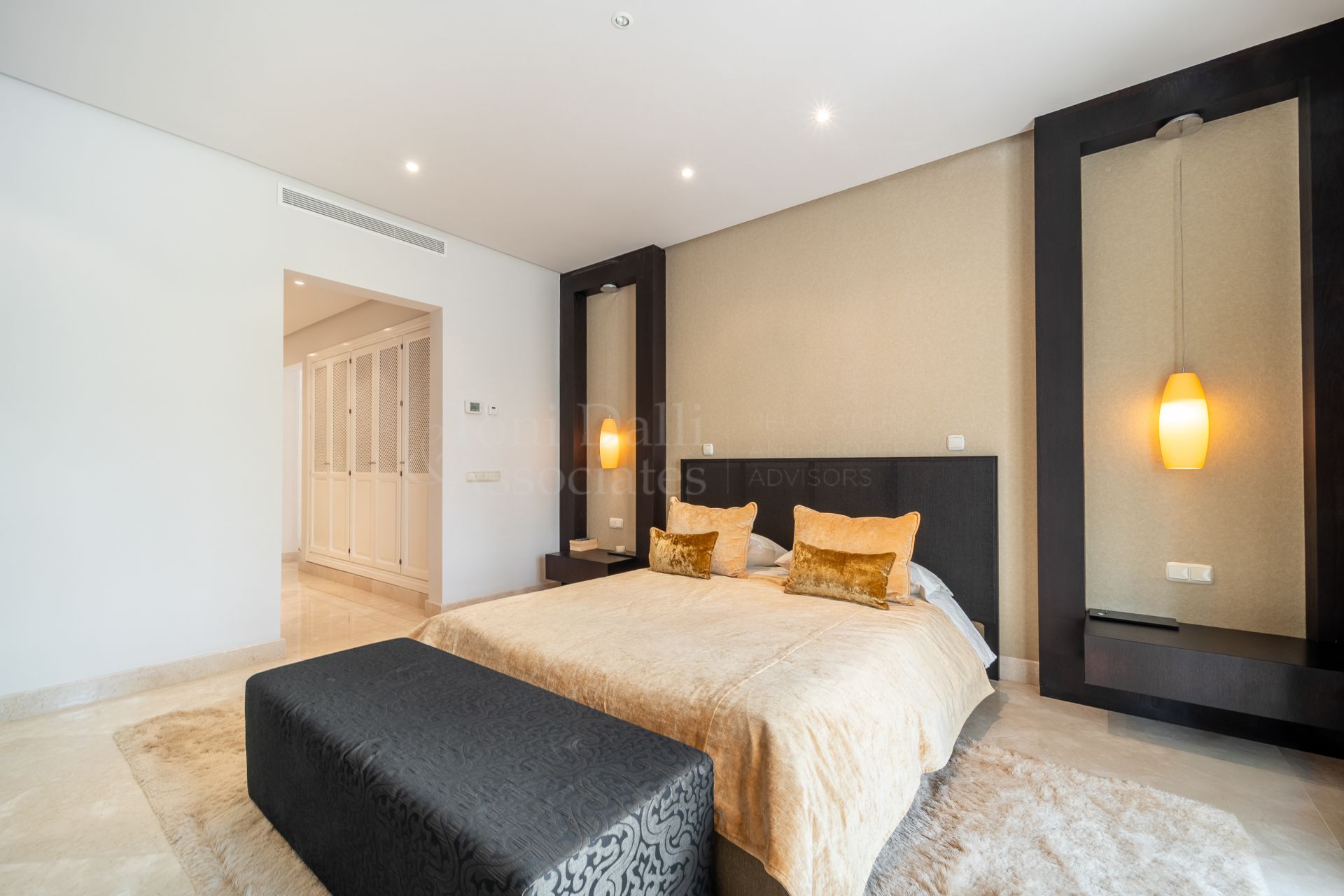 Apartment in Terrazas de Puente Romano, Marbella