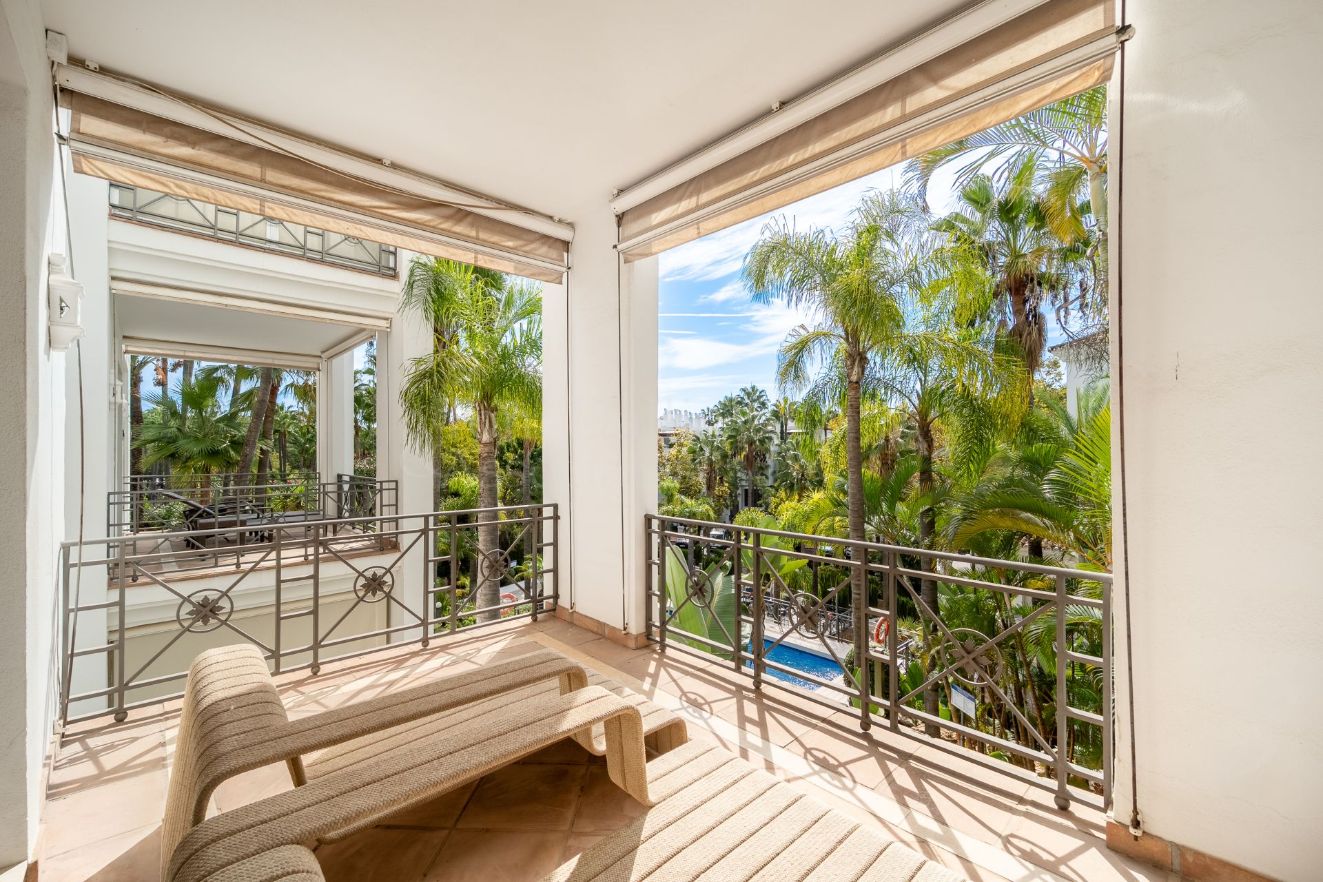 Apartment in Terrazas de Puente Romano, Marbella