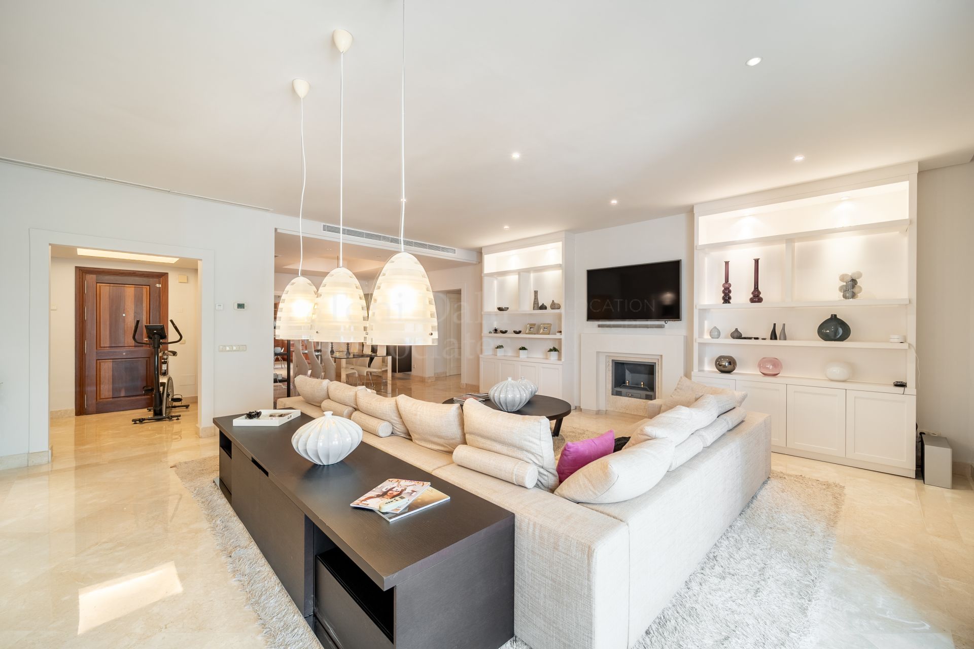 Apartment in Terrazas de Puente Romano, Marbella