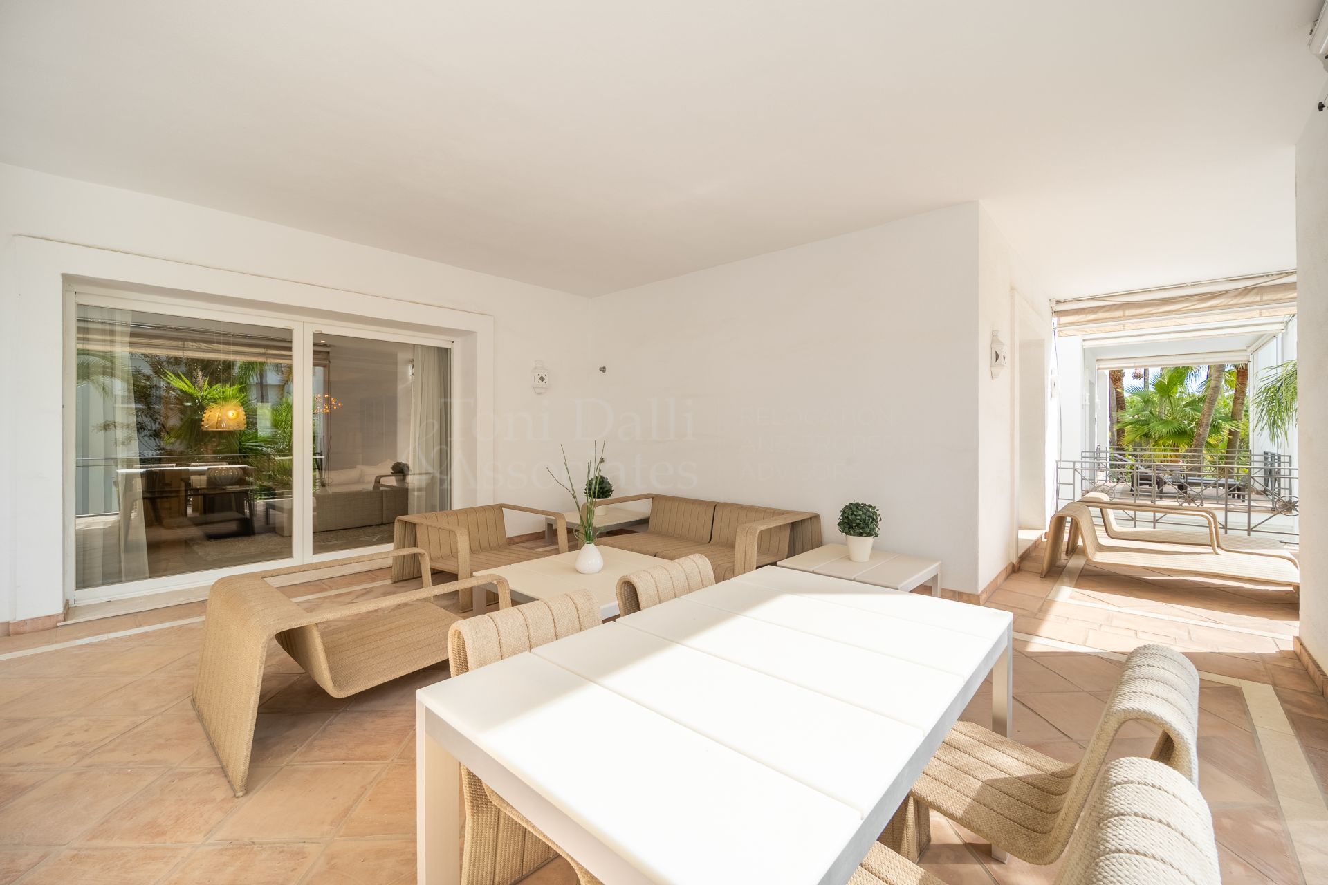 Apartment in Terrazas de Puente Romano, Marbella