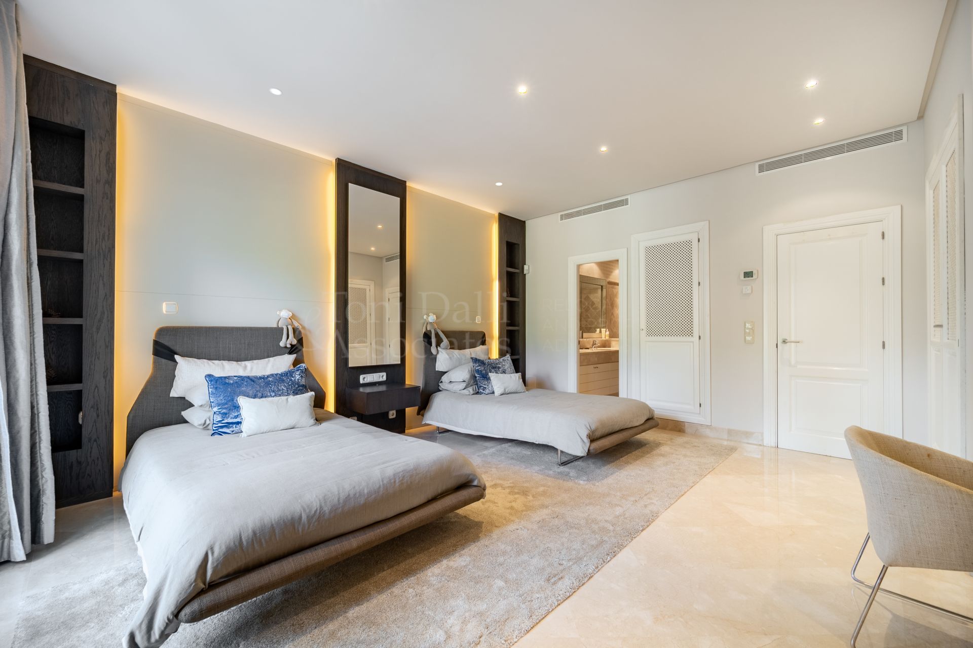 Apartment in Terrazas de Puente Romano, Marbella