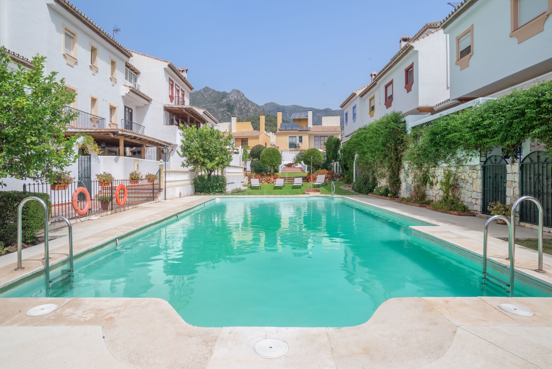 Town House in Xarblanca, Marbella