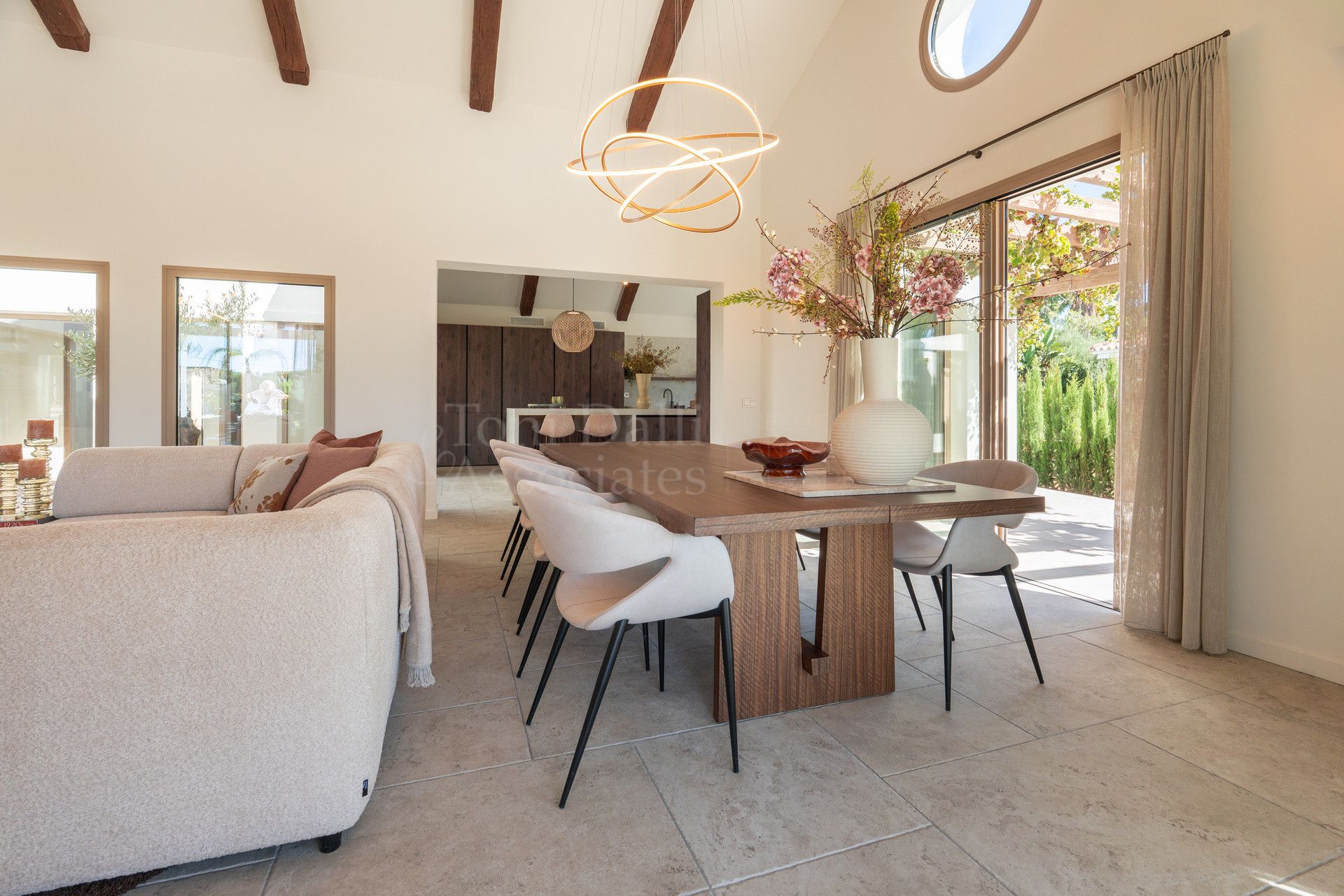 Villa in El Rosario, Marbella