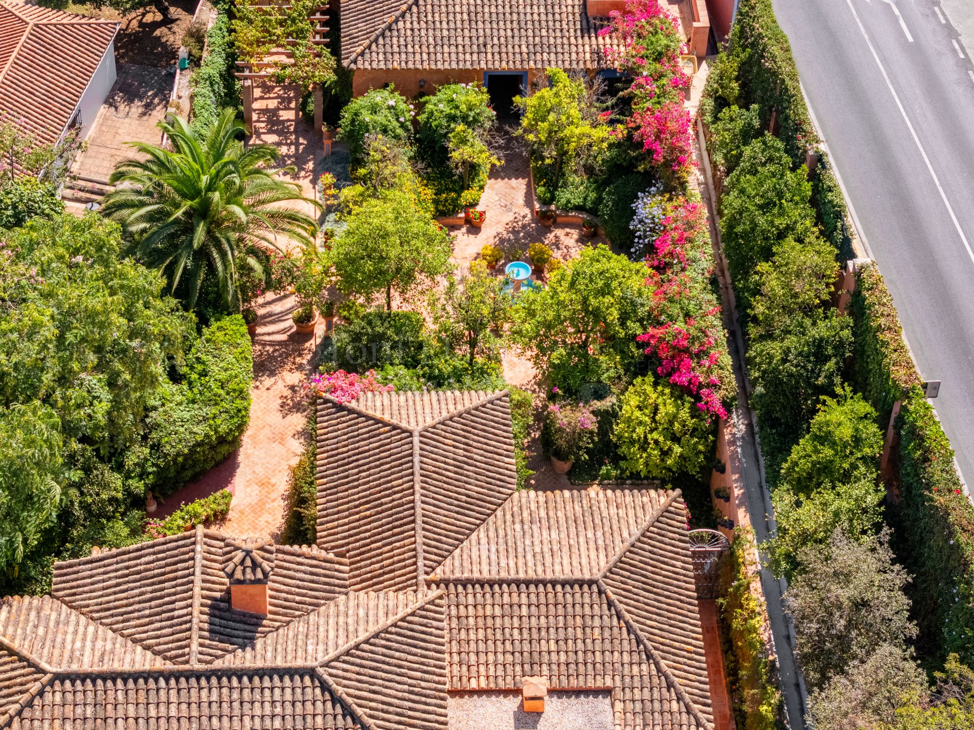 Villa in Benahavis Centro, Benahavis