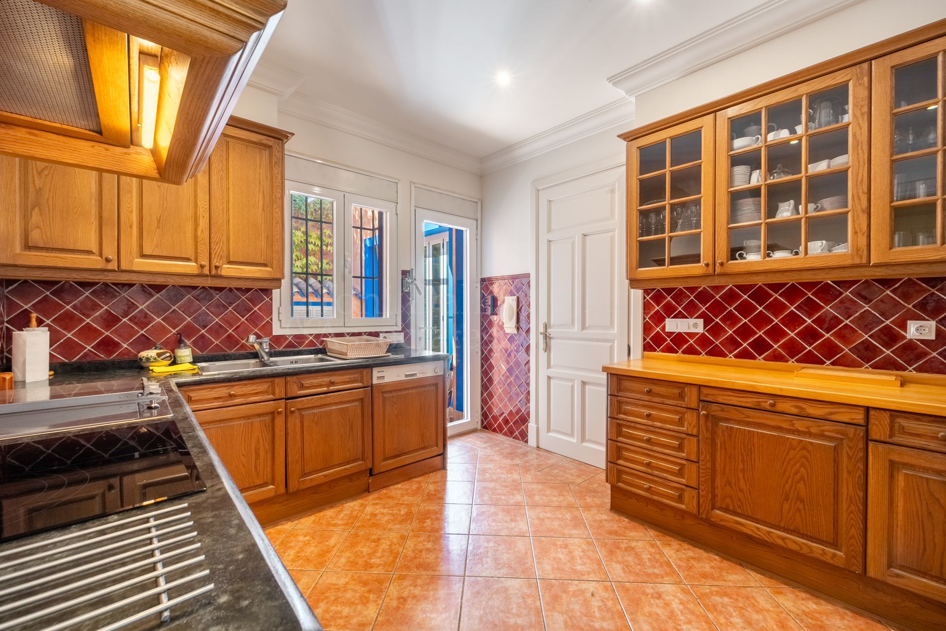 Villa in Benahavis Centro, Benahavis