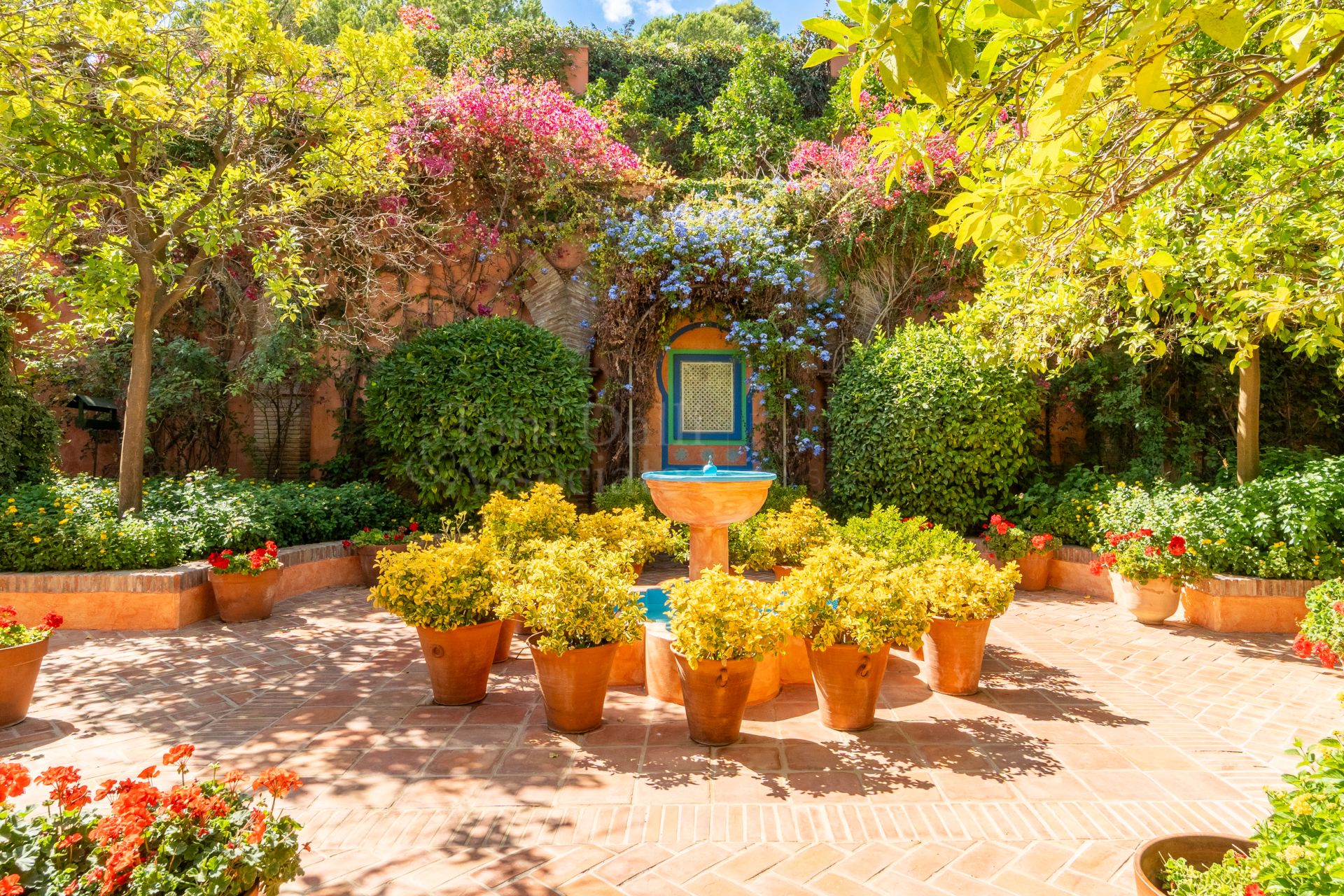 Villa in Benahavis Centro, Benahavis