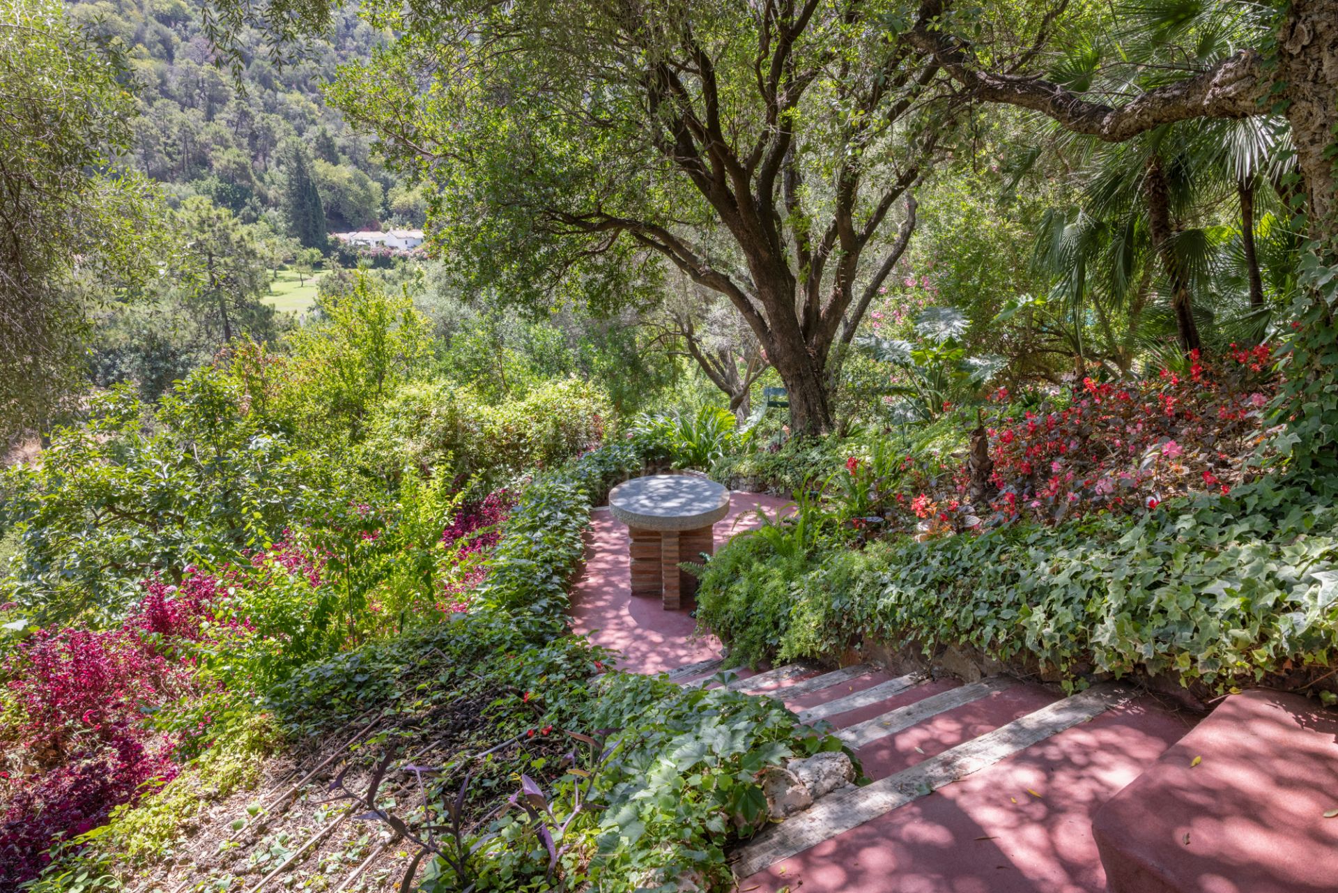 Villa in Benahavis Centro, Benahavis