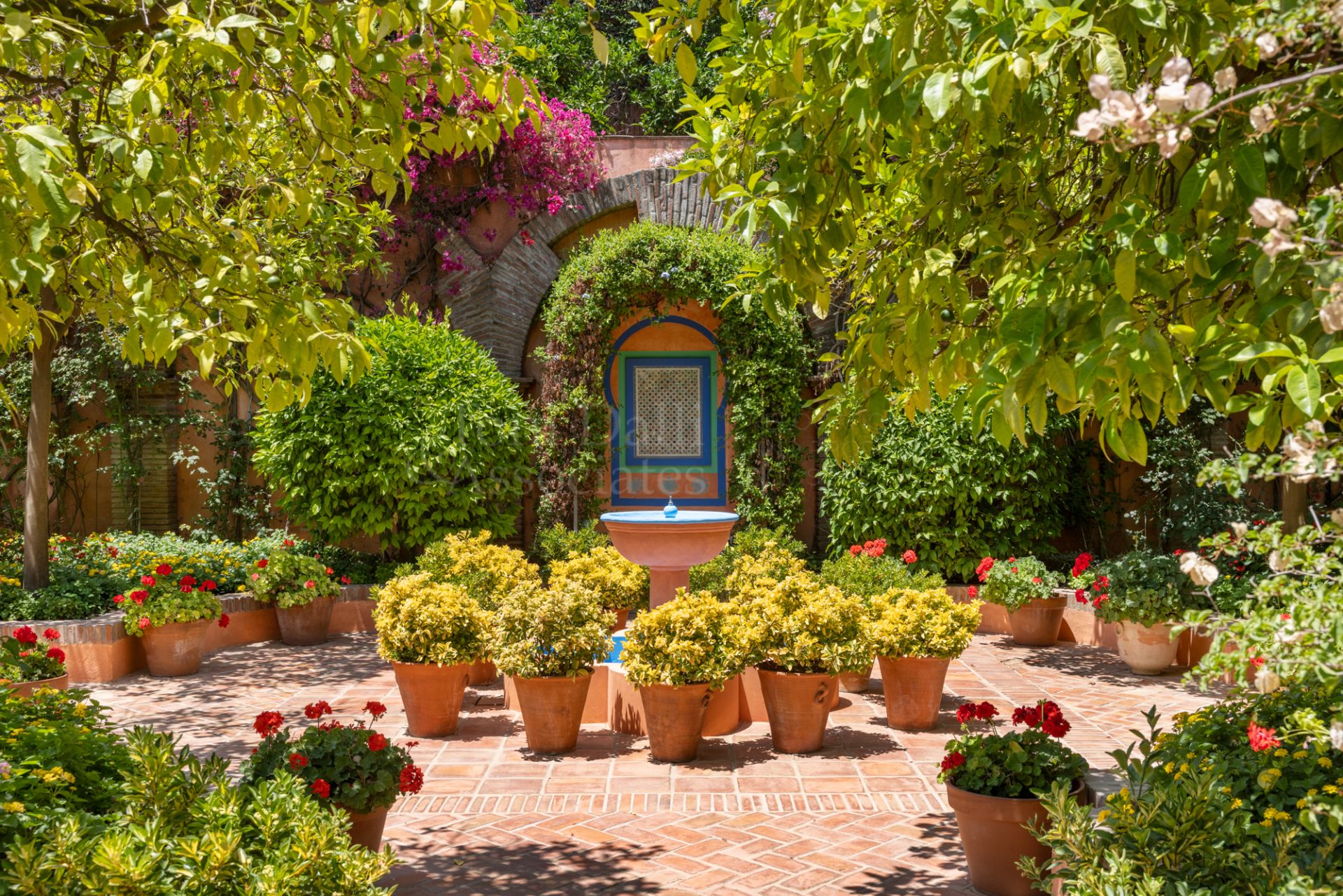 Villa in Benahavis Centro, Benahavis