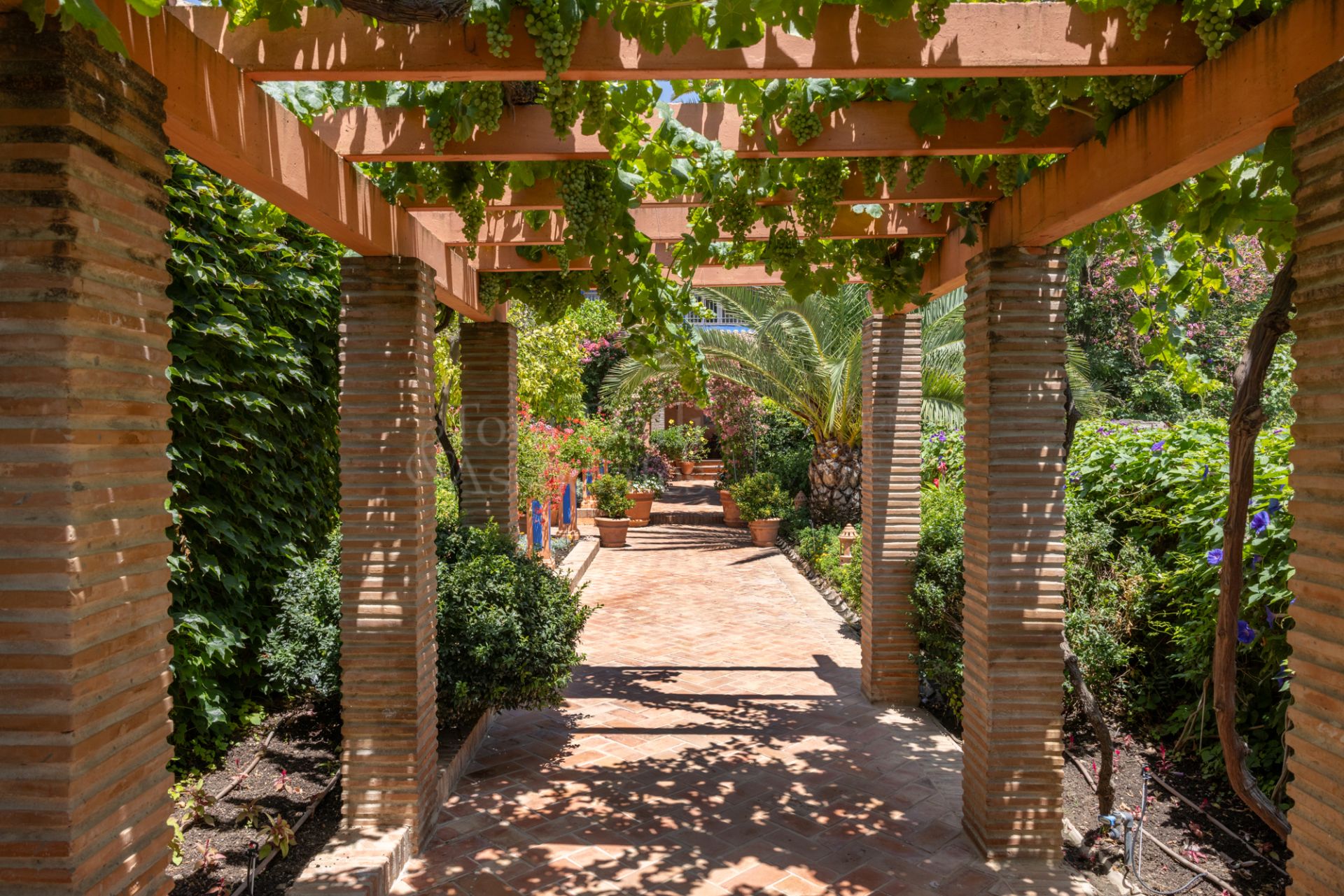 Villa in Benahavis Centro, Benahavis