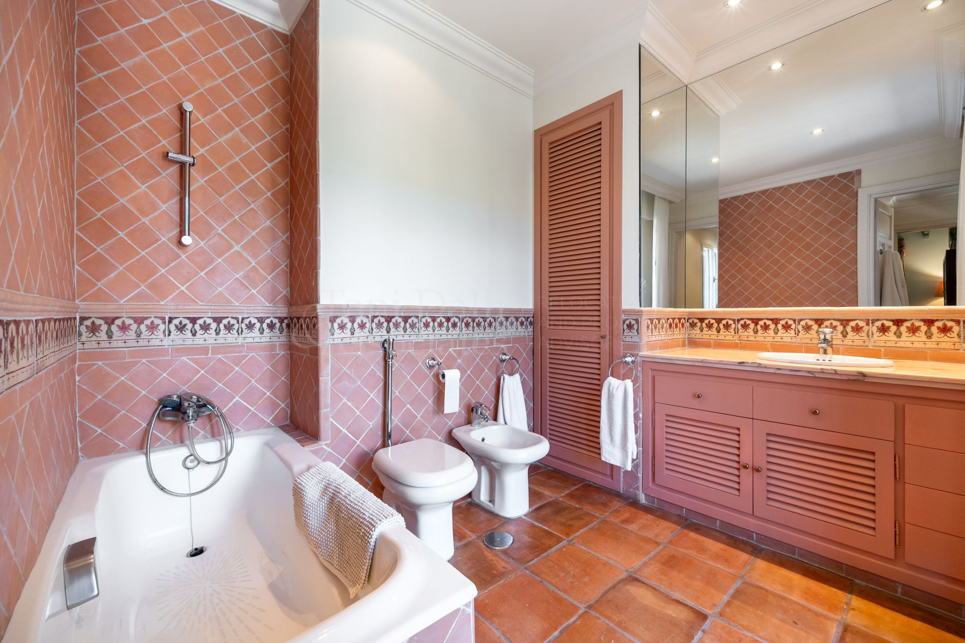 Villa in Benahavis Centro, Benahavis
