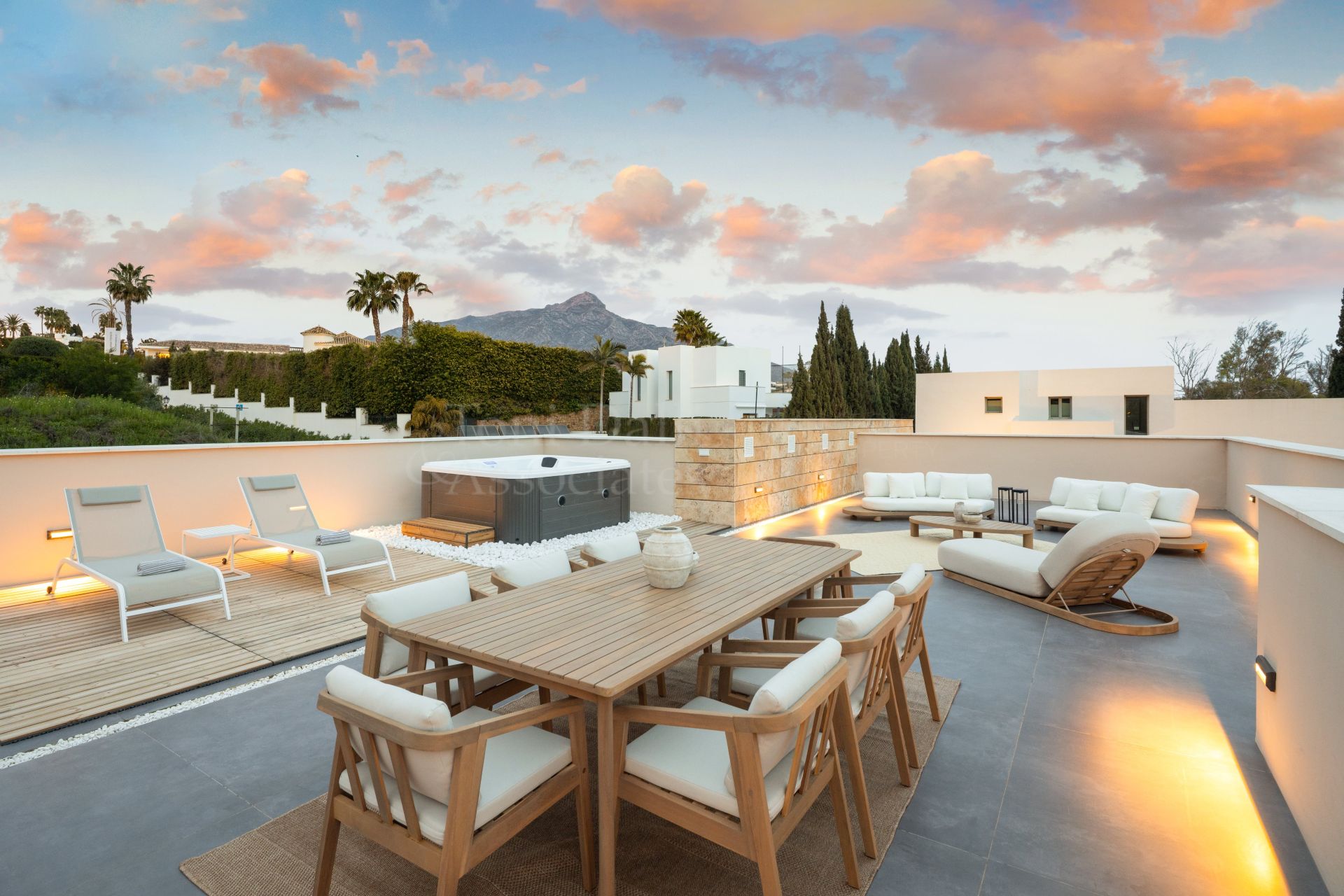Villa in La Cerquilla, Marbella