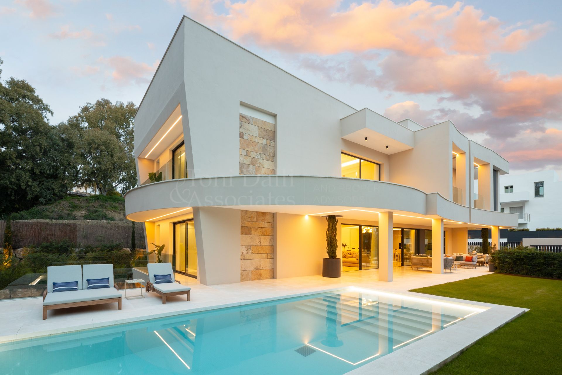 Villa in La Cerquilla, Marbella