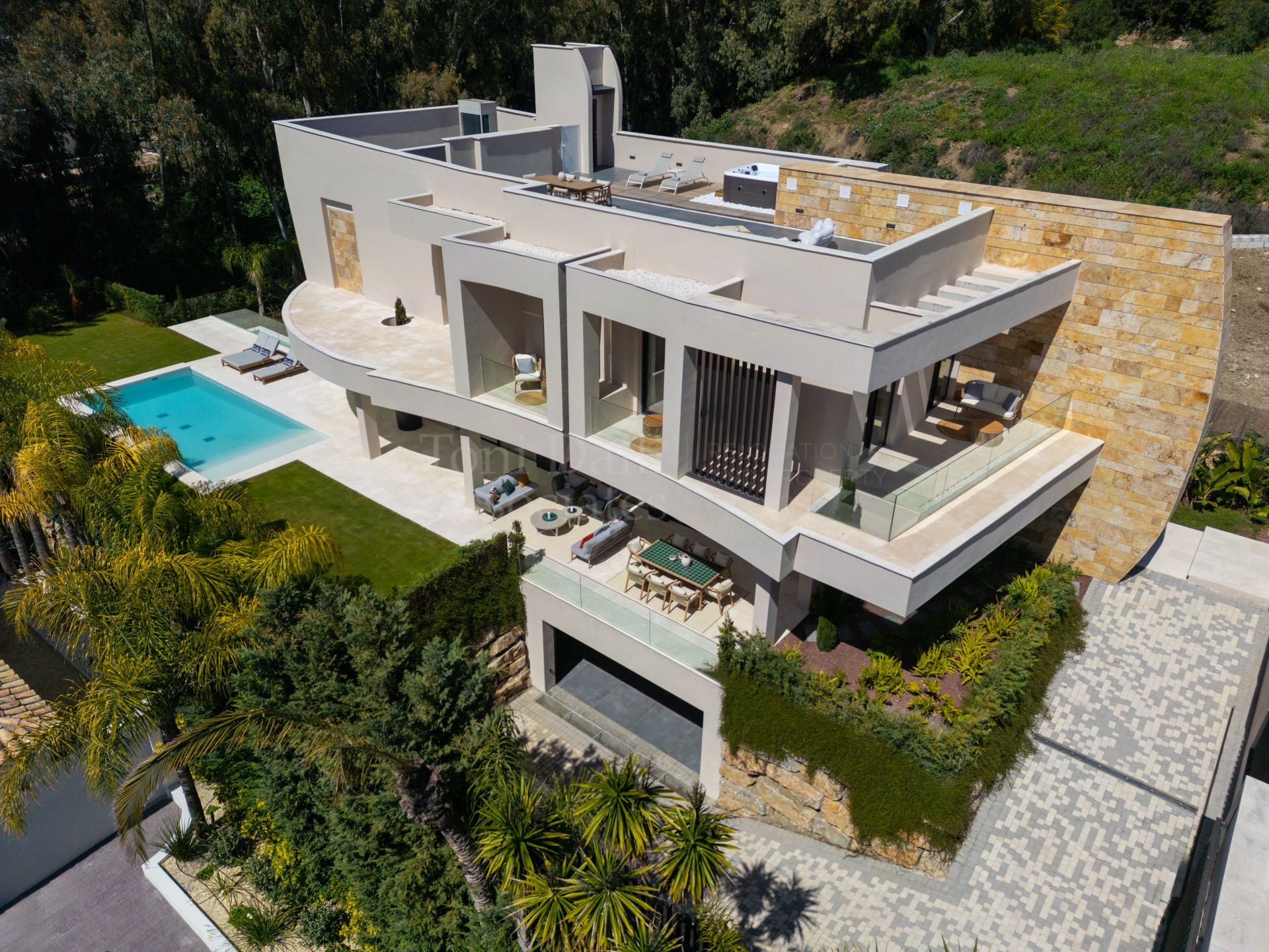 Villa in La Cerquilla, Marbella