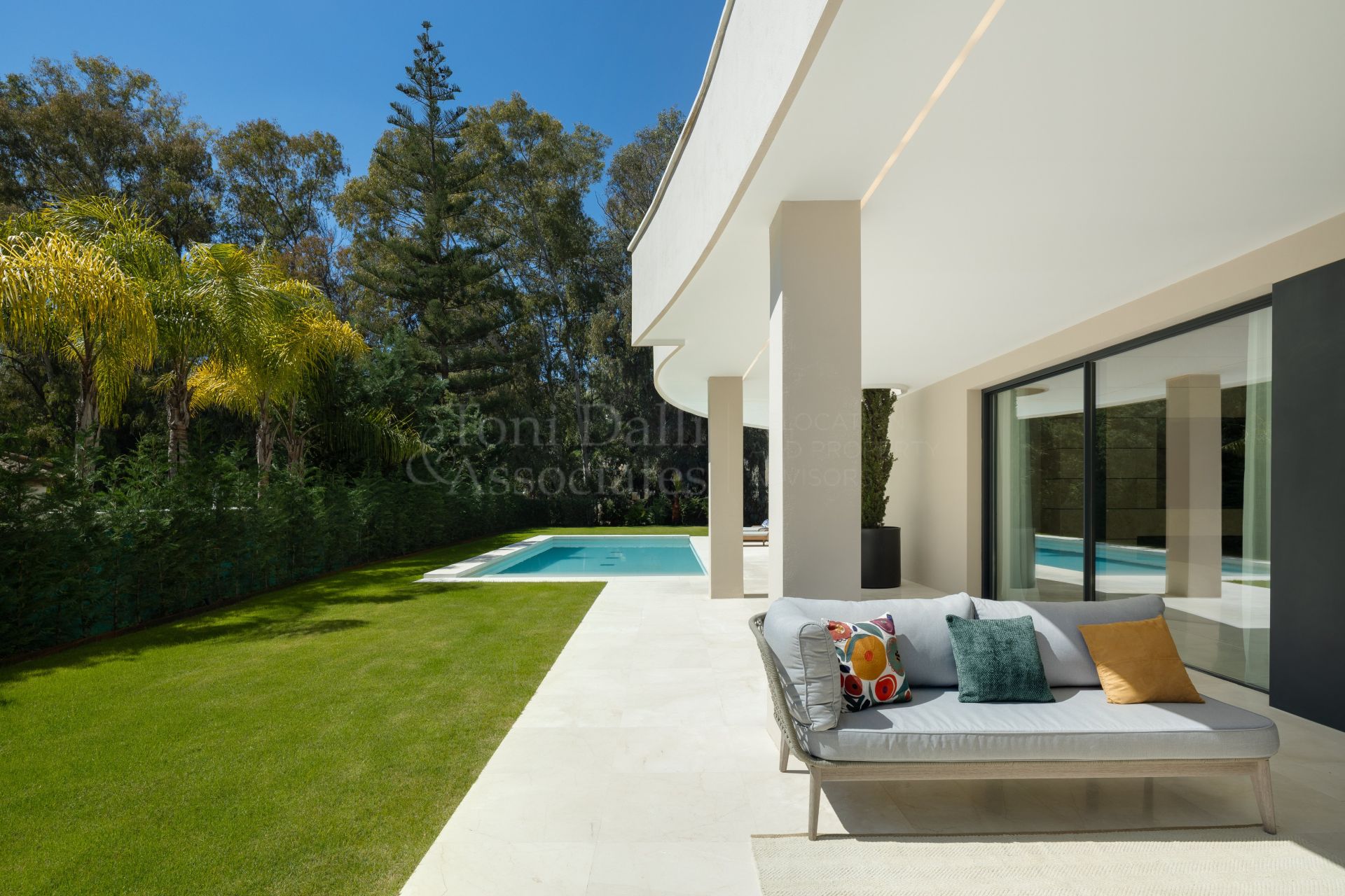 Villa in La Cerquilla, Marbella