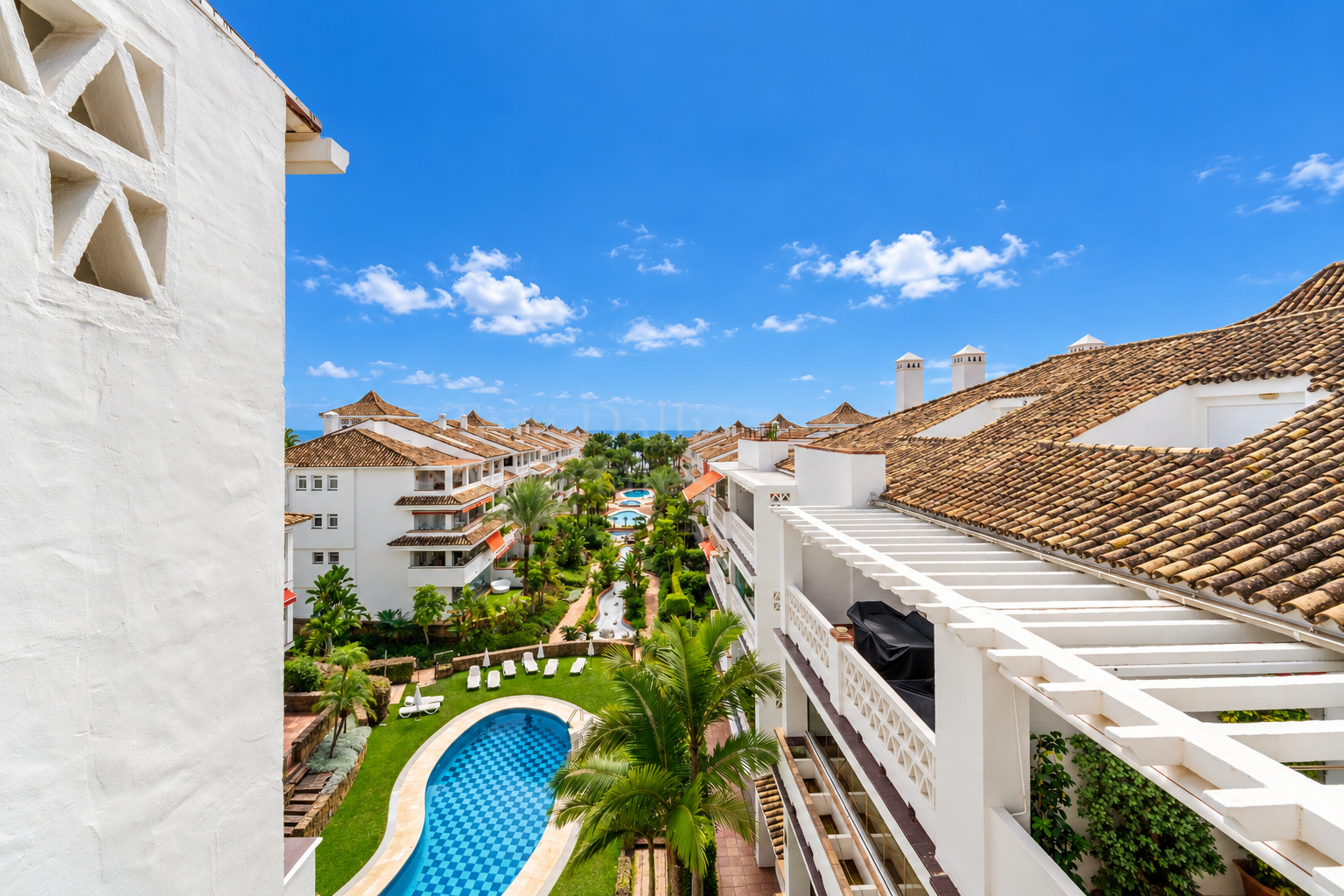 Penthouse in Las Cañas Beach, Marbella