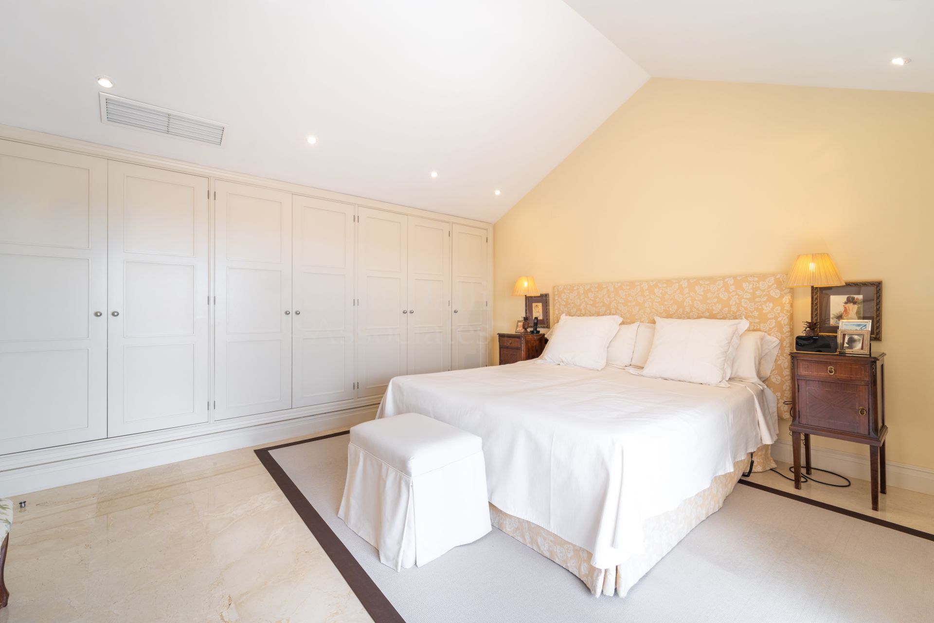 Penthouse in Las Cañas Beach, Marbella