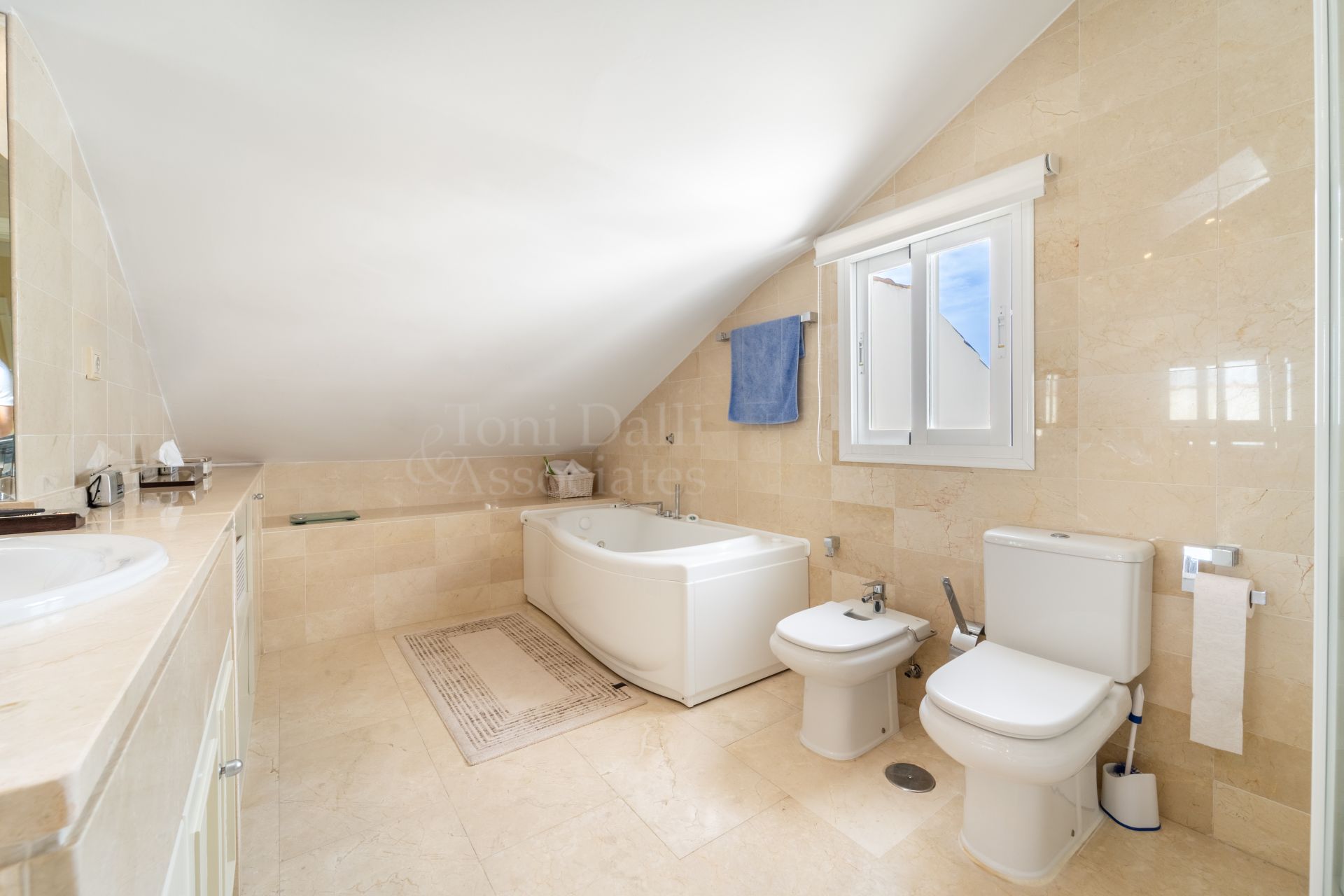 Penthouse in Las Cañas Beach, Marbella