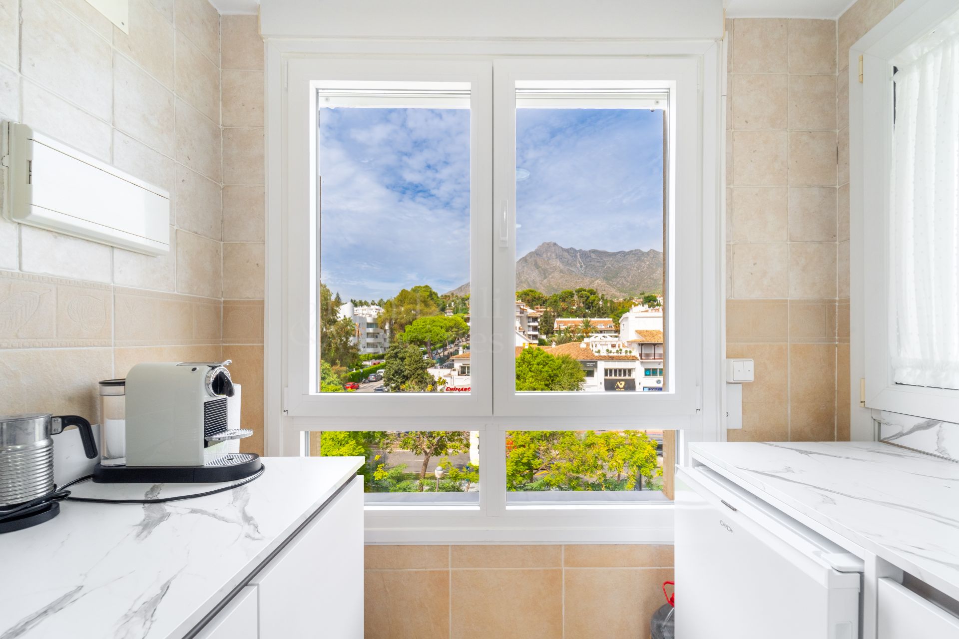 Penthouse in Las Cañas Beach, Marbella