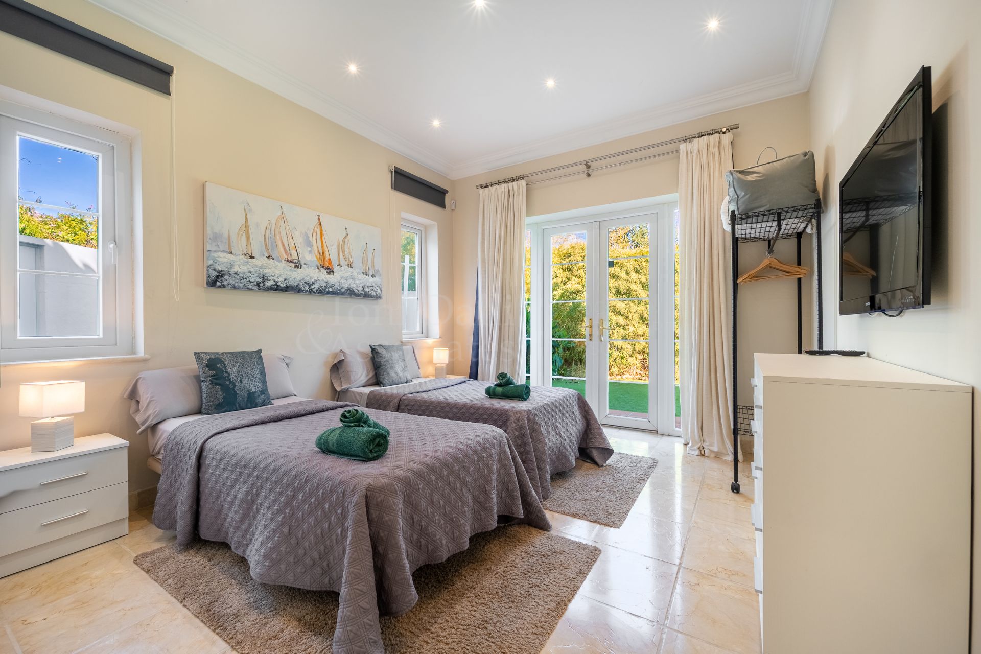 Villa in Nueva Atalaya, Estepona
