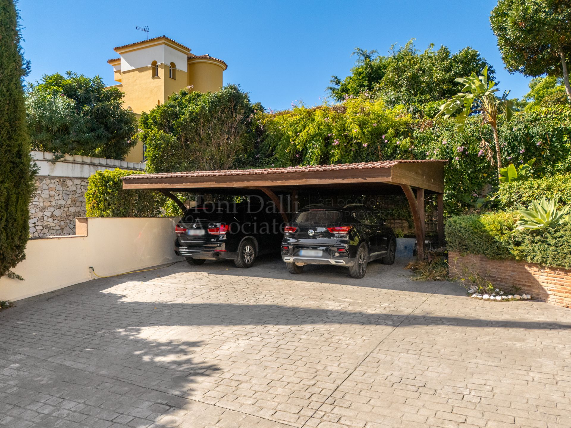 Villa in Nueva Atalaya, Estepona