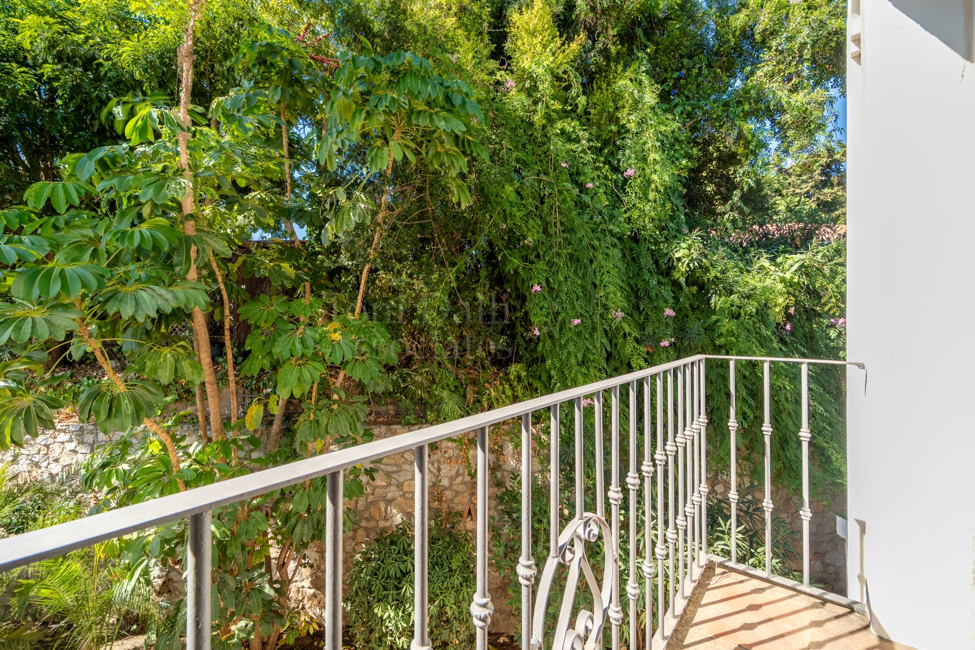 Villa in Nueva Atalaya, Estepona