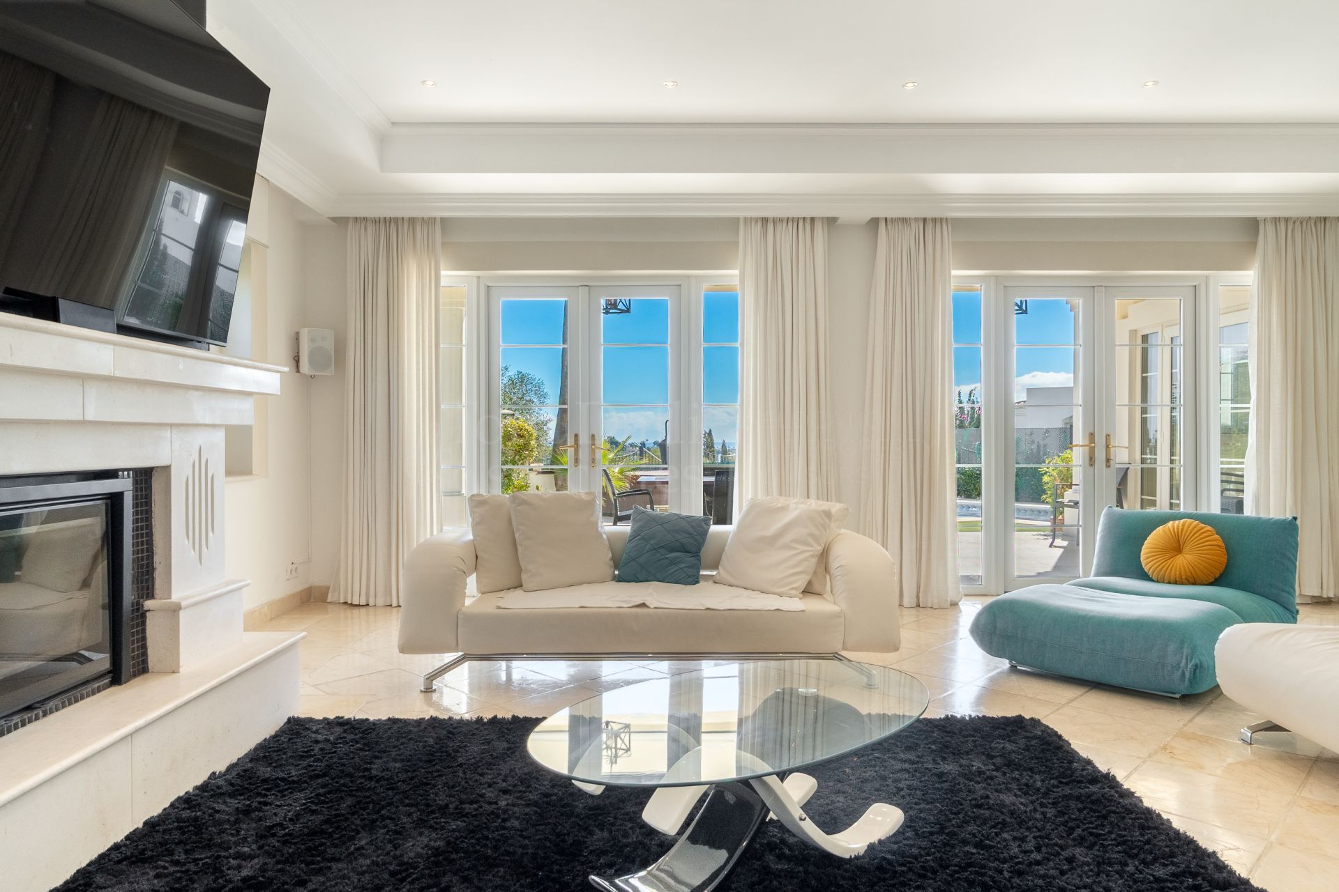 Villa in Nueva Atalaya, Estepona