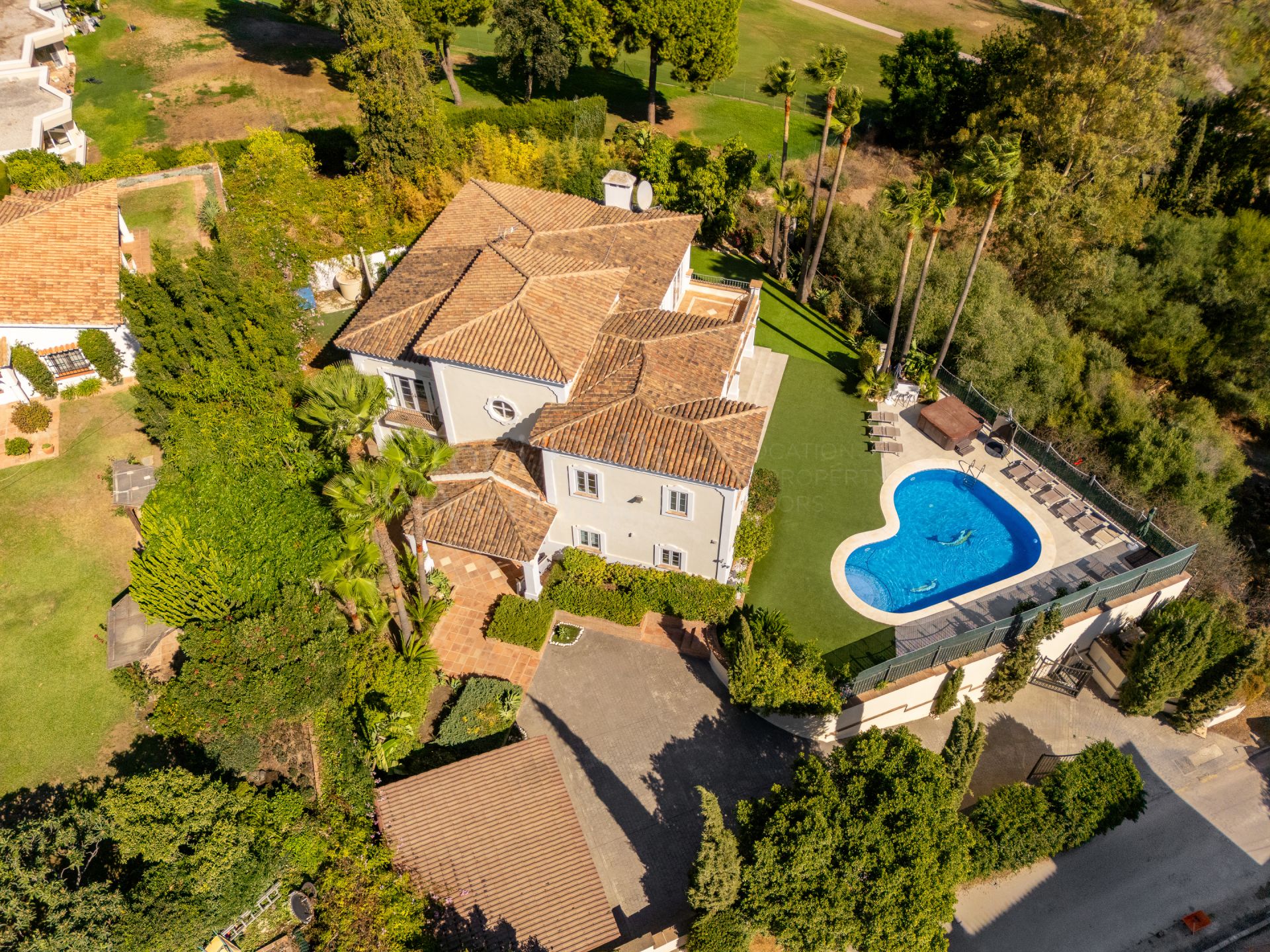 Villa in Nueva Atalaya, Estepona