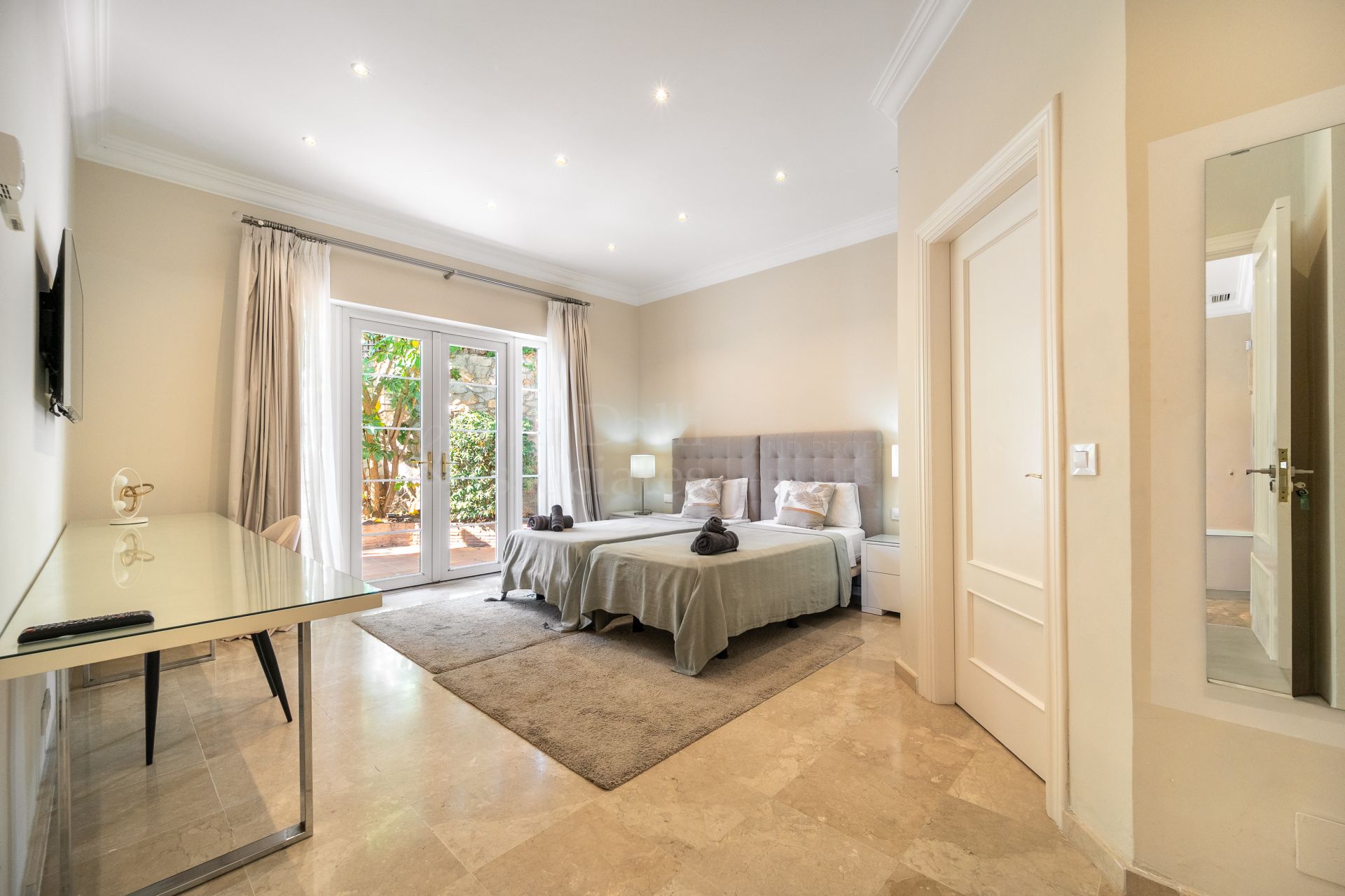 Villa in Nueva Atalaya, Estepona