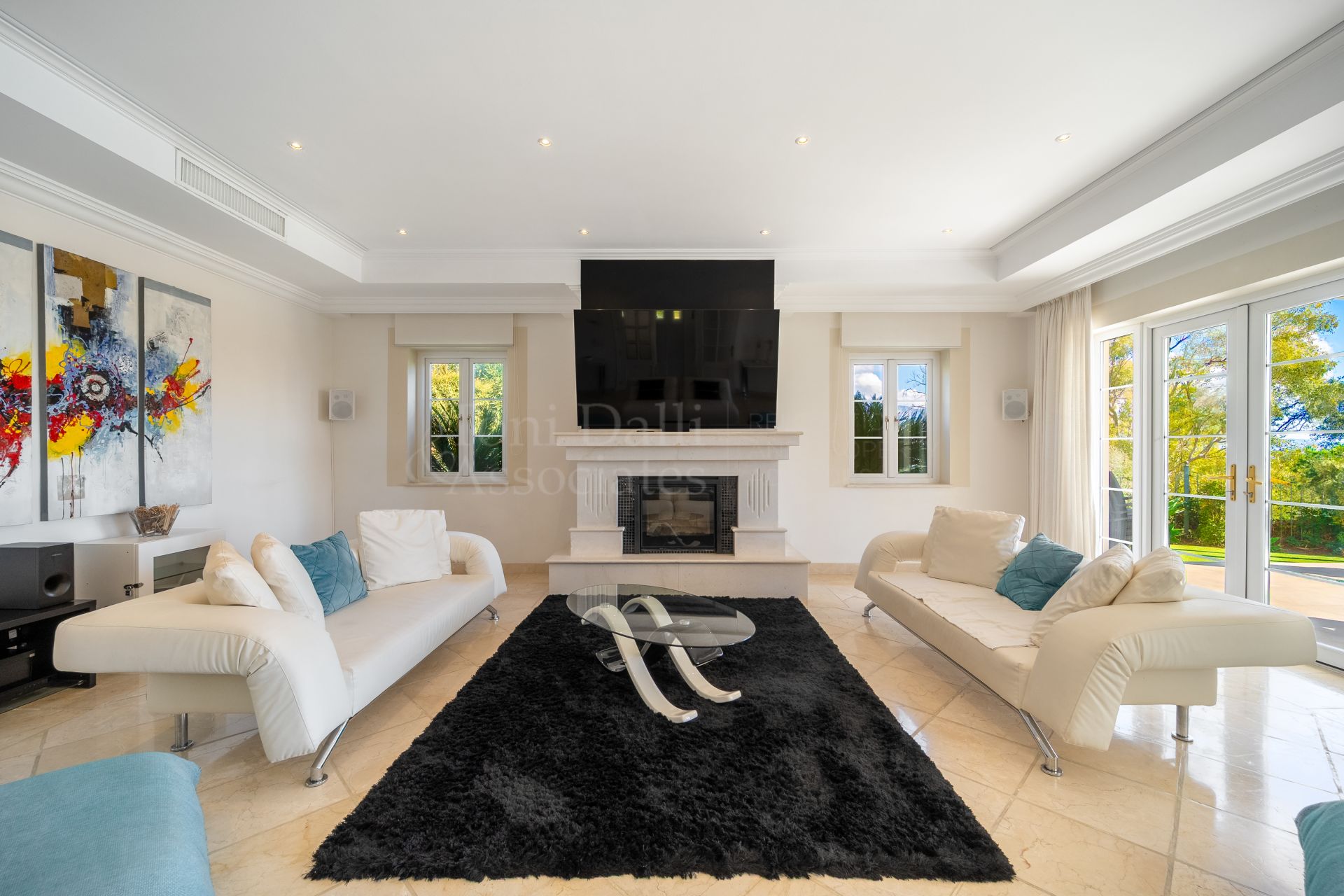 Villa in Nueva Atalaya, Estepona