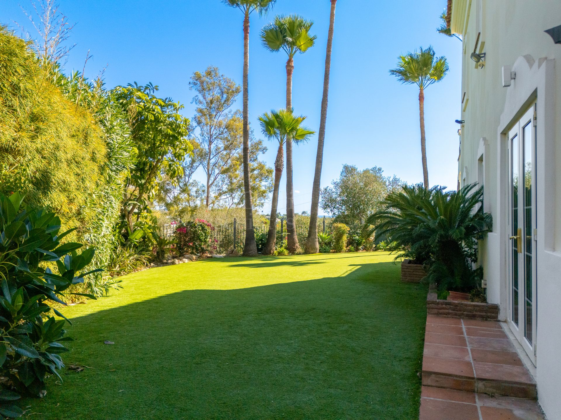 Villa in Nueva Atalaya, Estepona