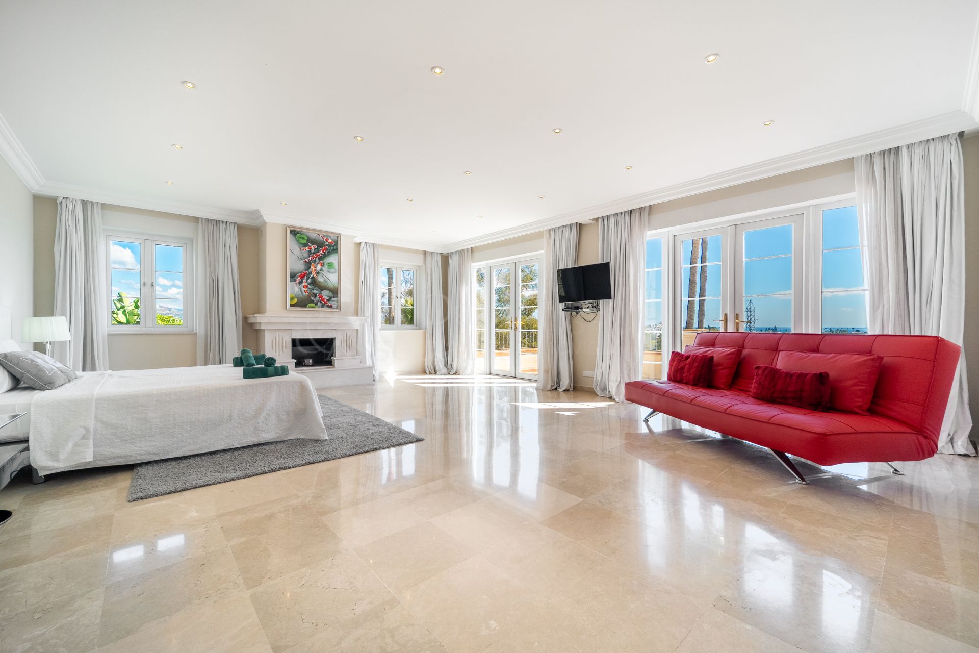 Villa in Nueva Atalaya, Estepona