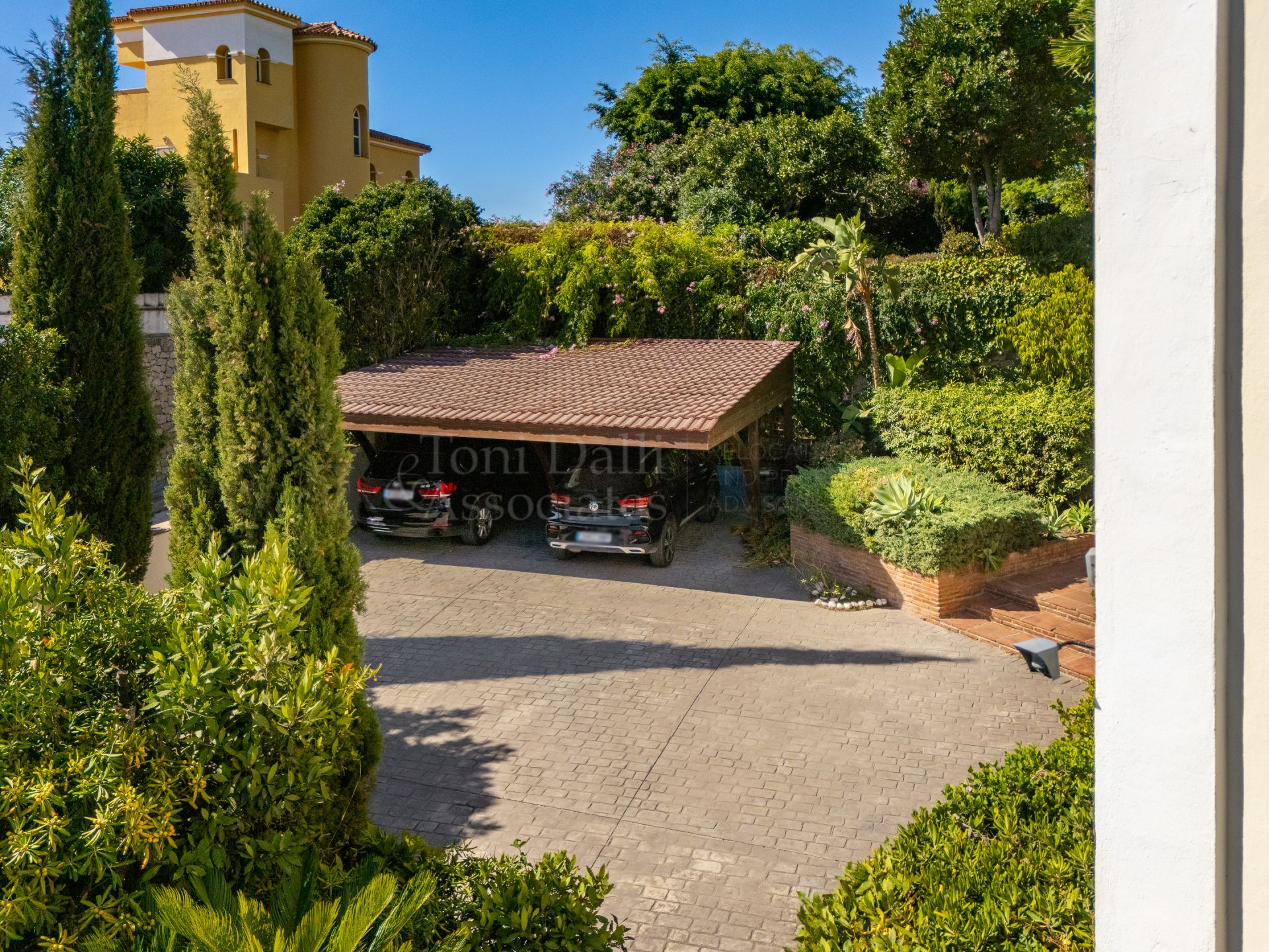 Villa in Nueva Atalaya, Estepona