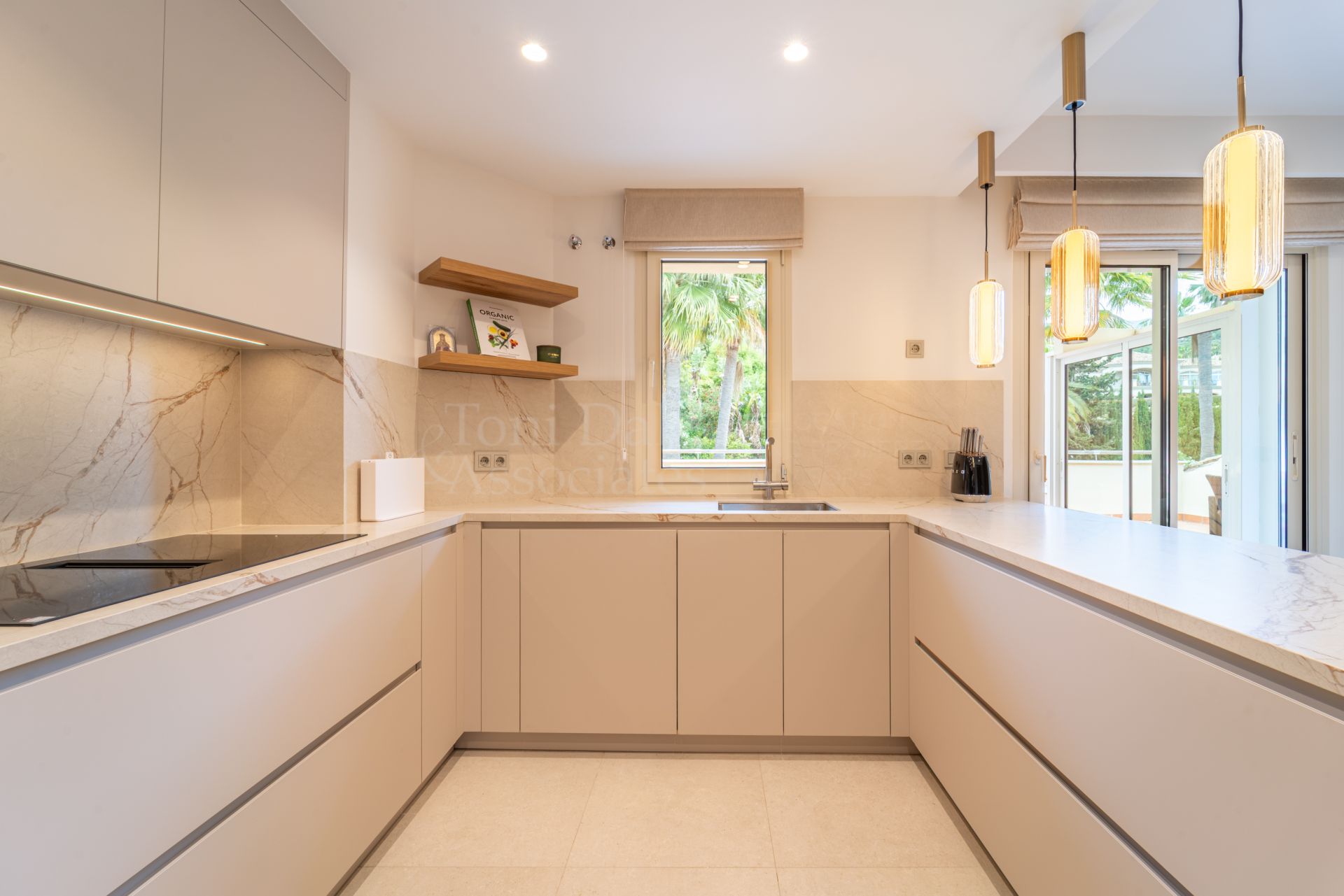 Penthouse in Condado de Sierra Blanca, Marbella