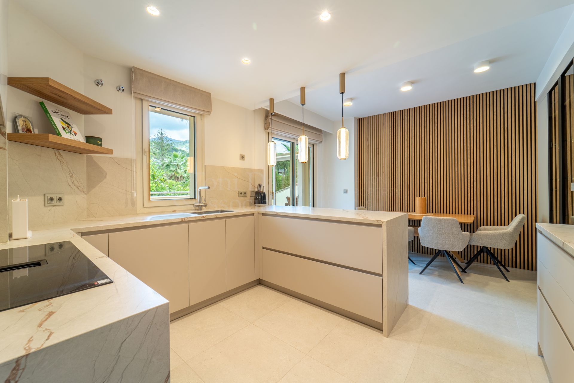 Penthouse in Condado de Sierra Blanca, Marbella
