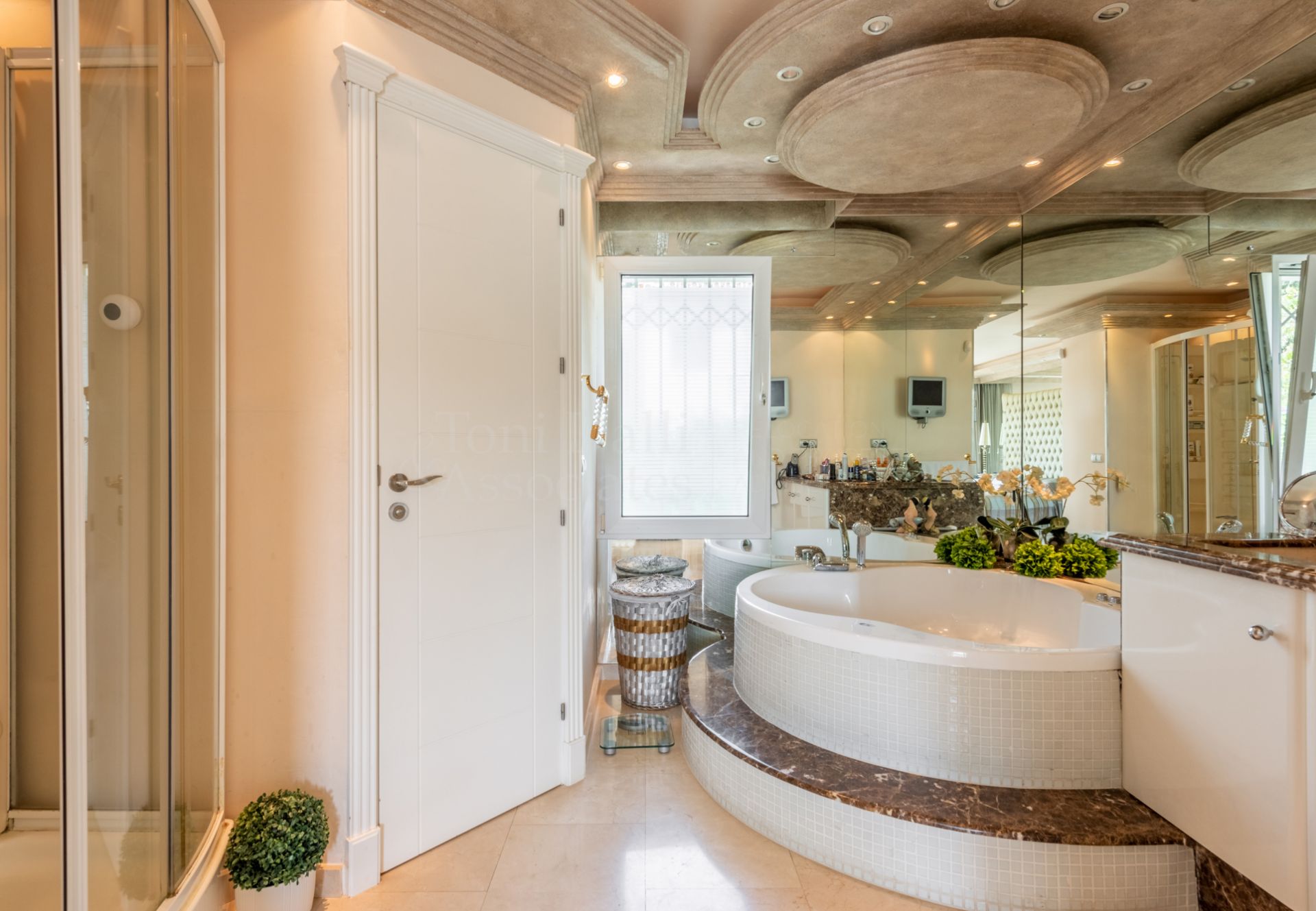 Villa in Las Brisas, Marbella