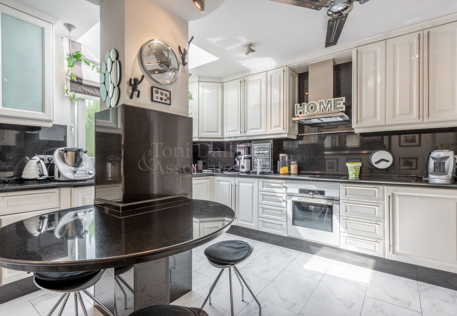 Villa in Las Brisas, Marbella