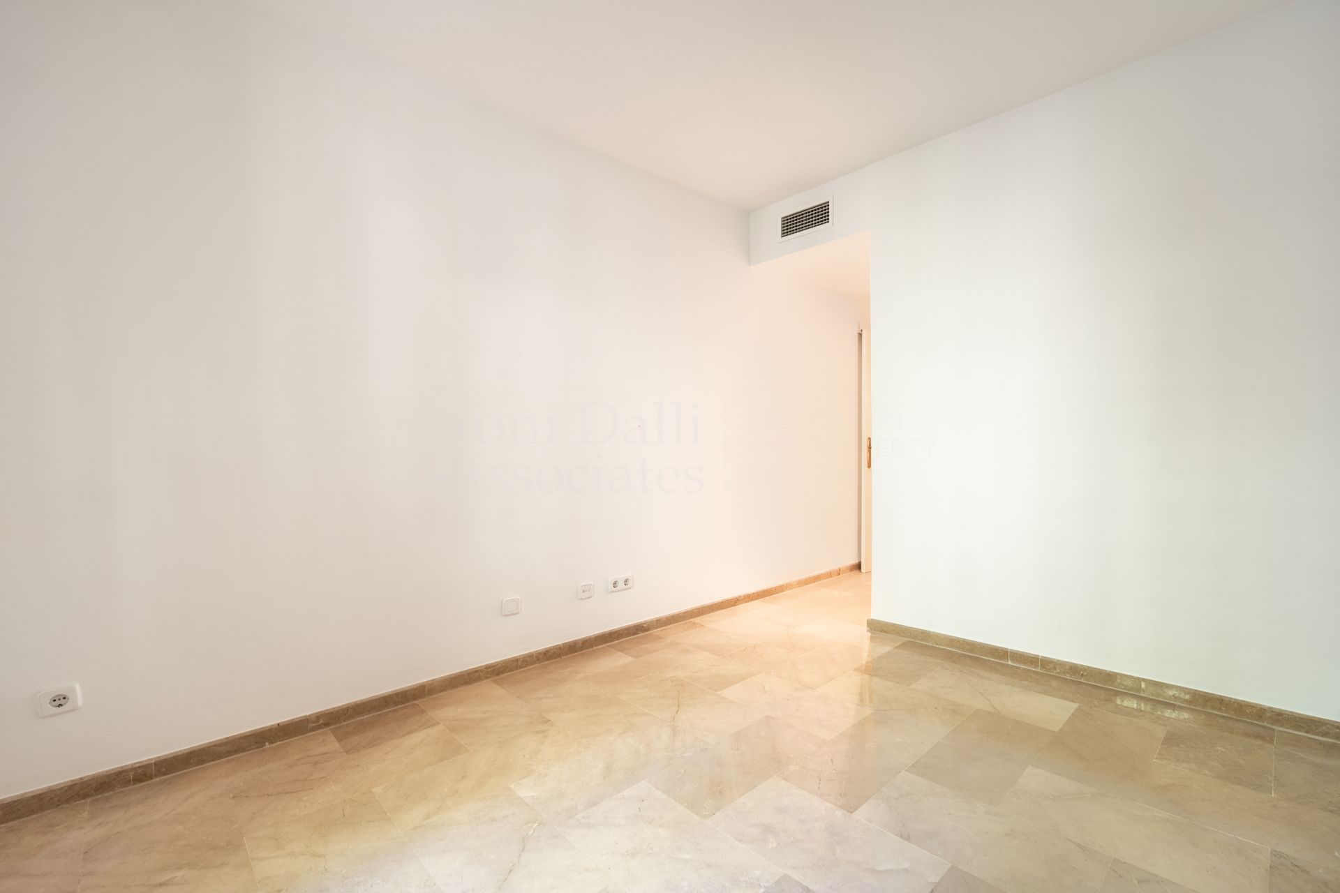 Ground Floor Apartment in Cumbres del Rodeo, Marbella