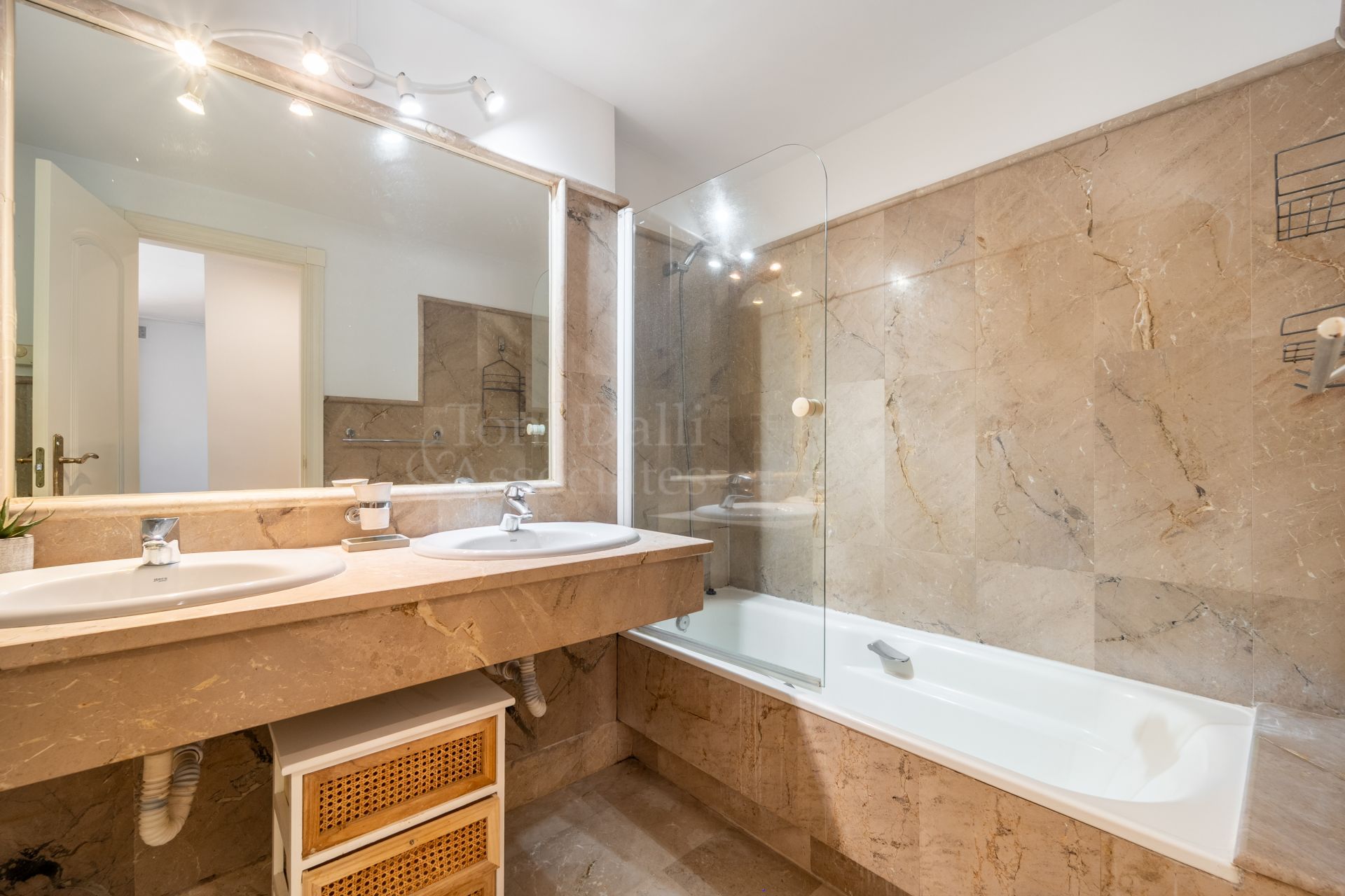 Ground Floor Apartment in Cumbres del Rodeo, Marbella
