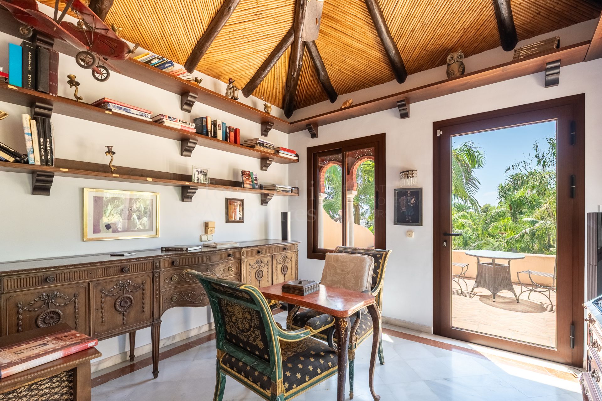 Villa in Altos del Rodeo, Marbella